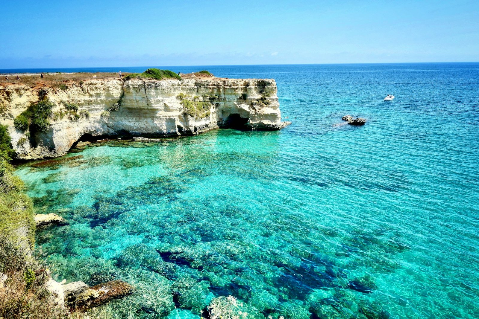 massimo-virgilio-puglia-unsplash