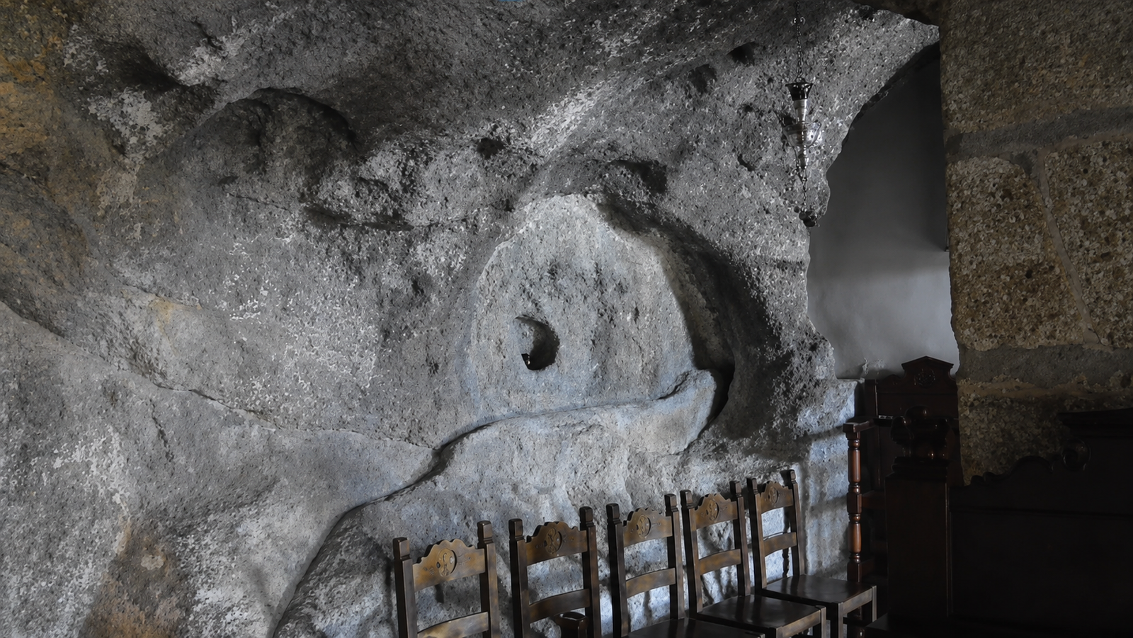 patmos-cave-1