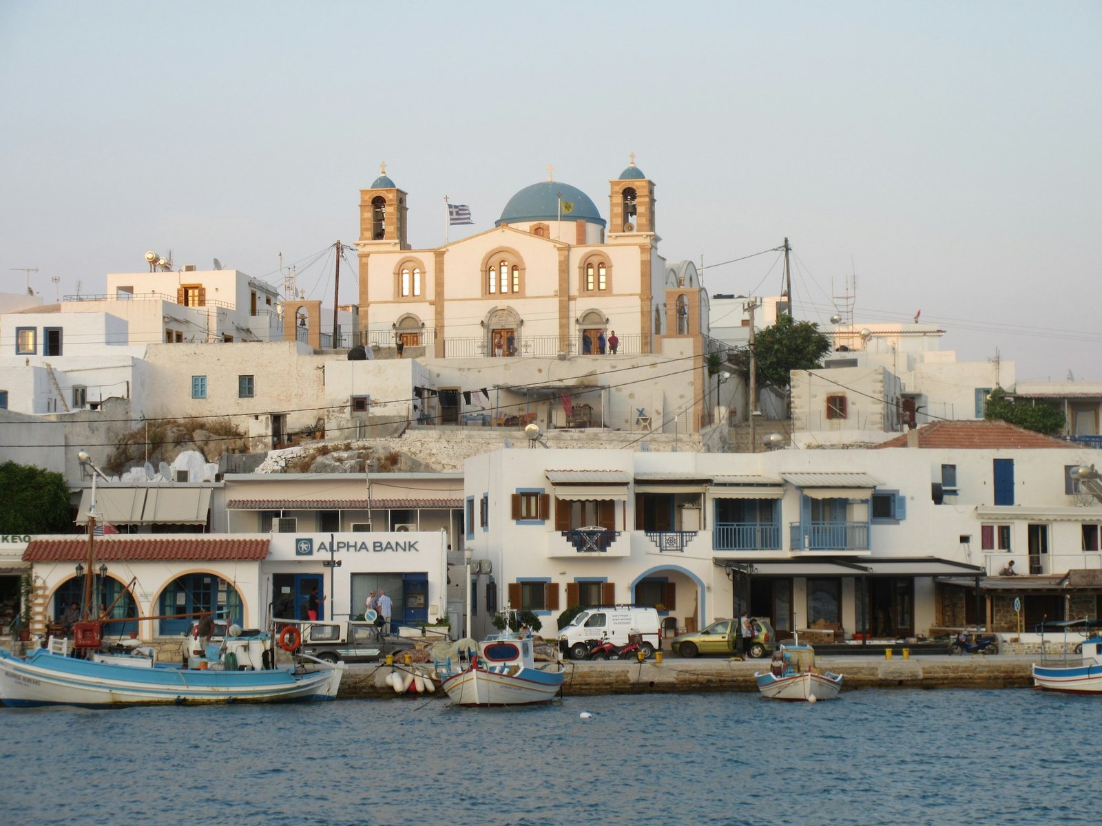 patty-apostolides-lipsi-unsplash