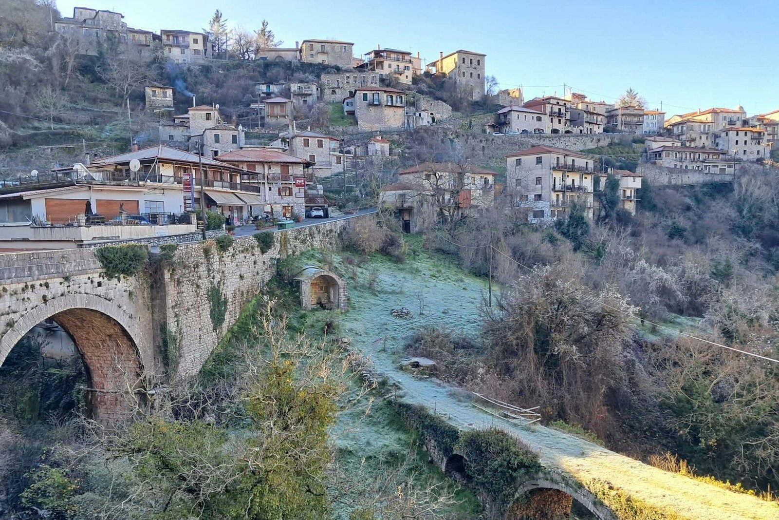 10 μυστικά ελληνικά χωριά που μοιάζουν βγαλμένα από παραμύθι