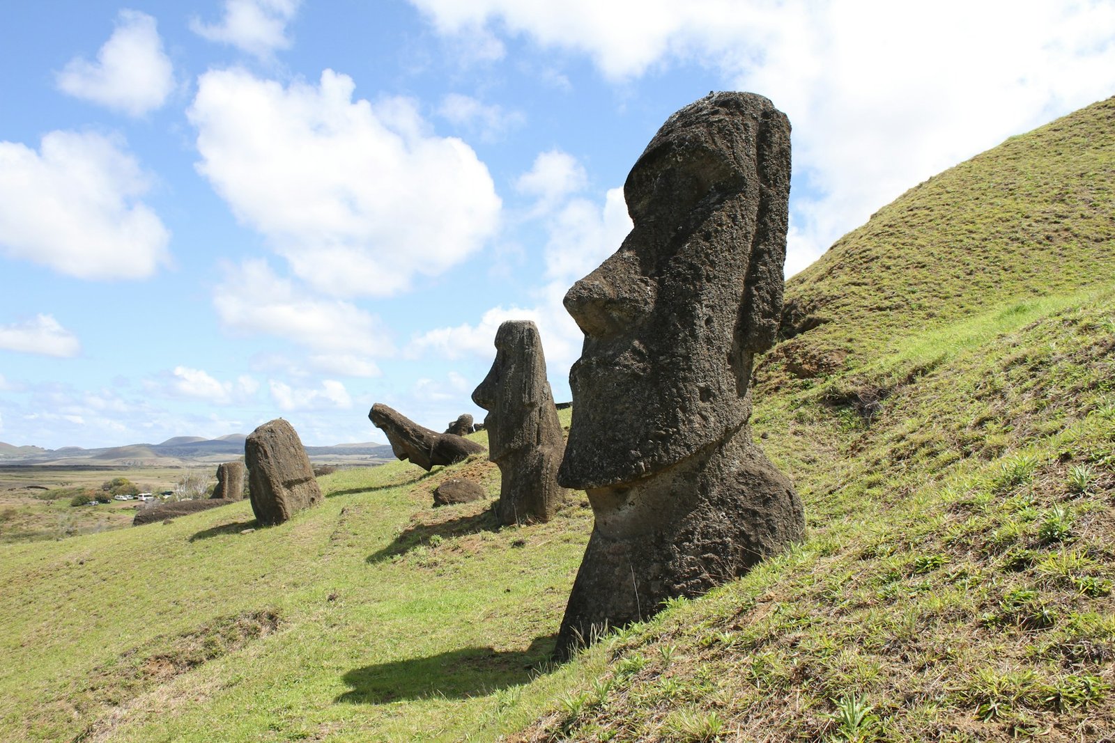 thomas-griggs-easter-island-unsplash