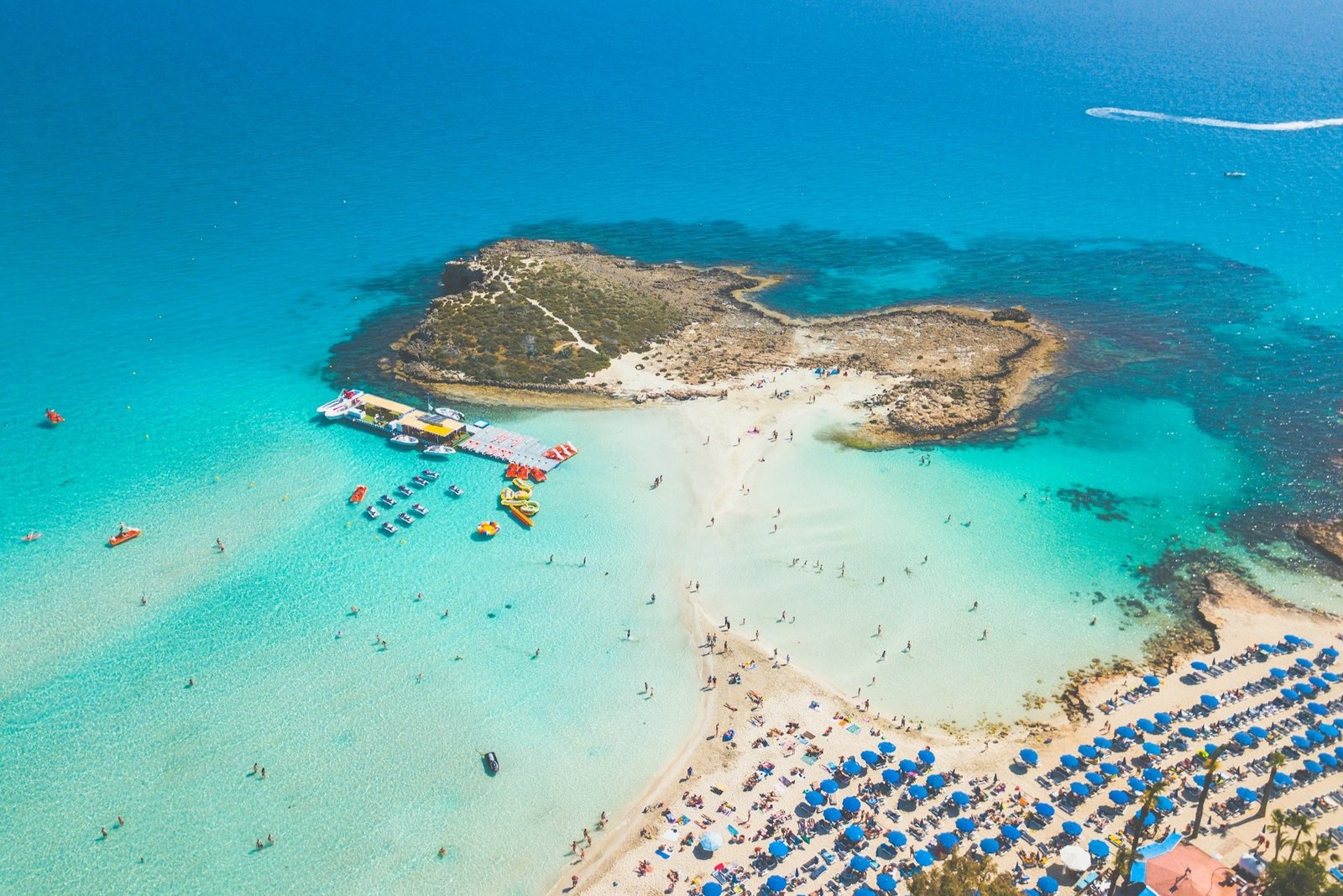 Κύπρος: Το νησί που χαρίζει διακοπές γεμάτες ήλιο, ιστορία και μοναδικές εμπειρίες