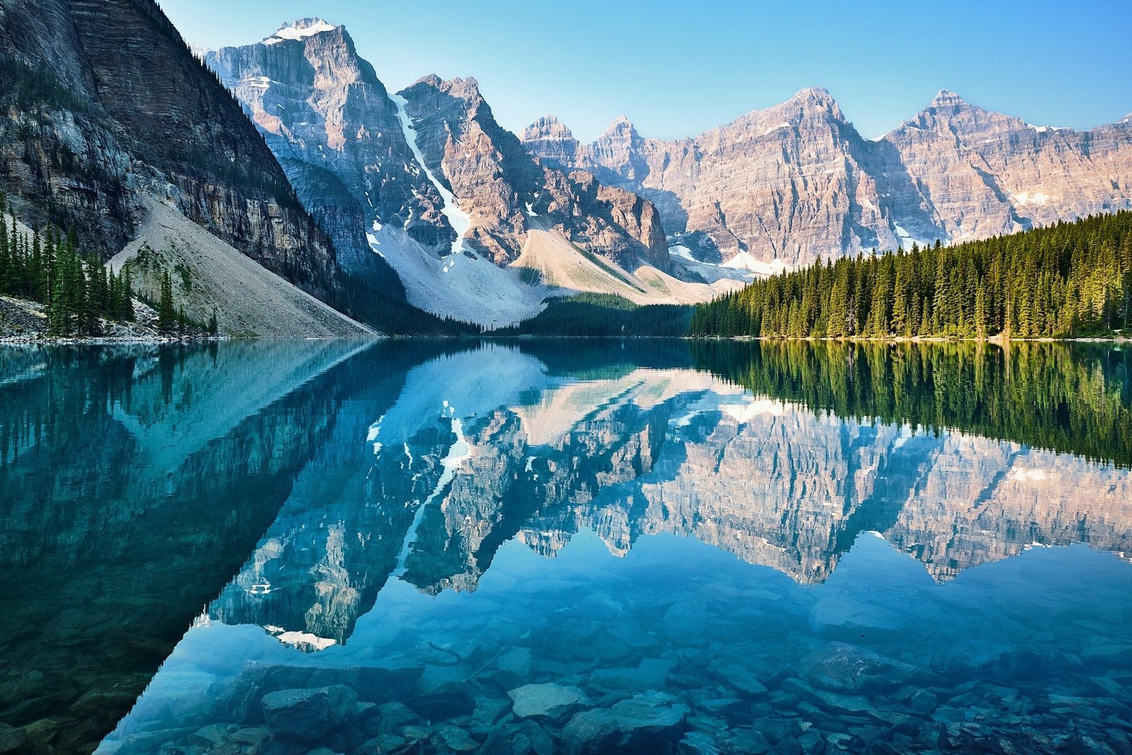 john-lee-lake moraine-unsplash