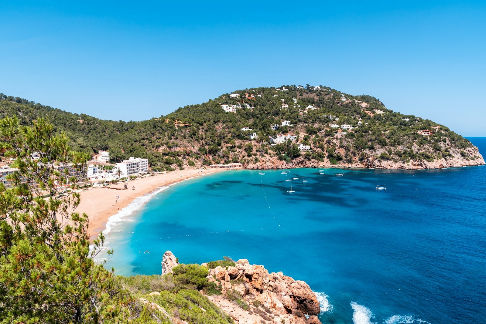 michael-tomlinson-ibiza-unsplash