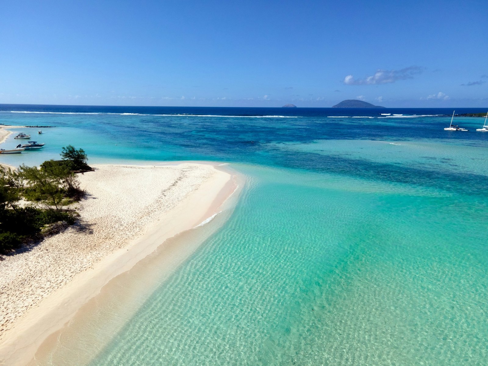 stephan-van-de-schootbrugge-mauritius-unsplash