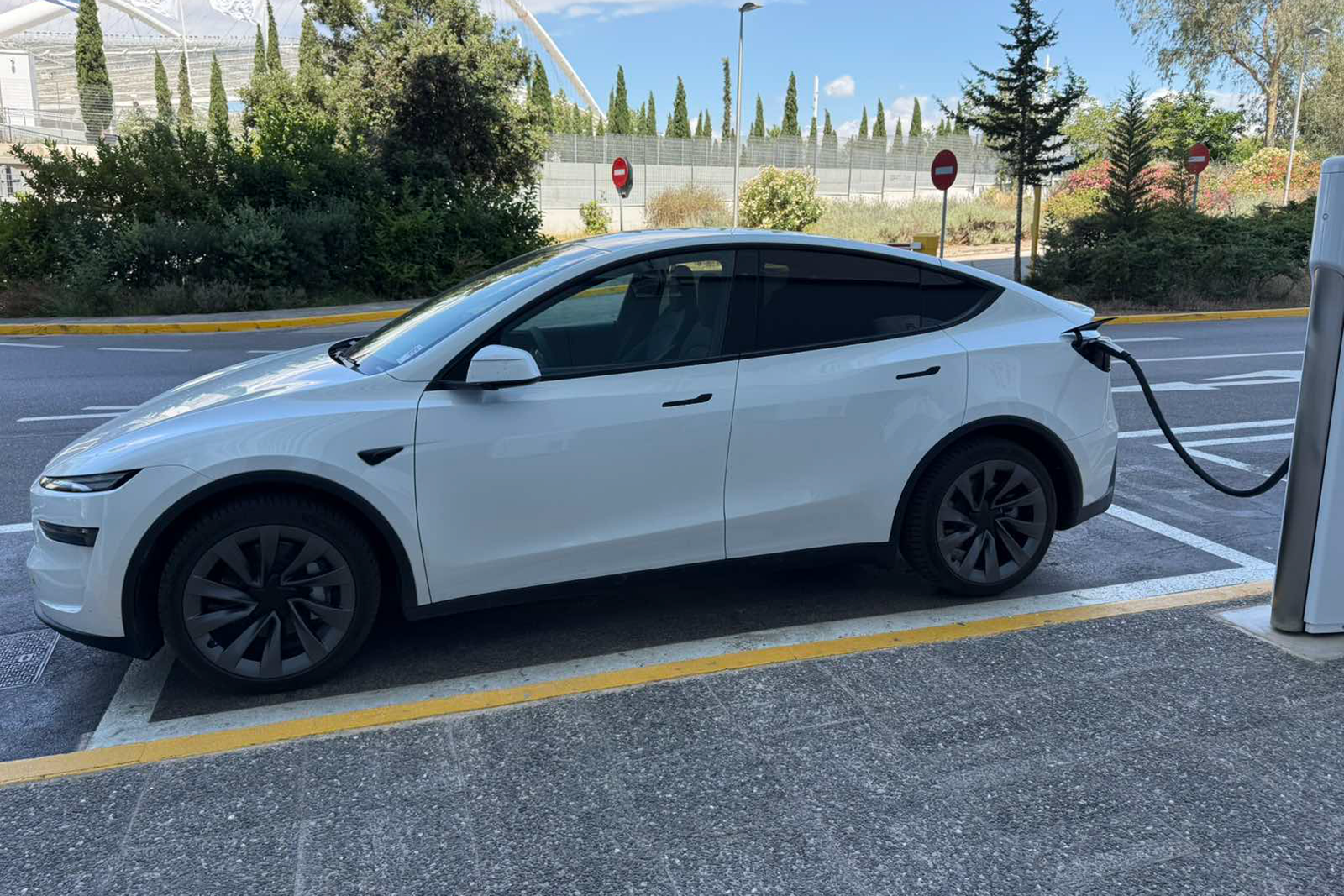 Οδηγήσαμε το νέο Tesla Model Y Dual Motor – Το ηλεκτρικό SUV που αλλάζει ξανά τους κανόνες του παιχνιδιού