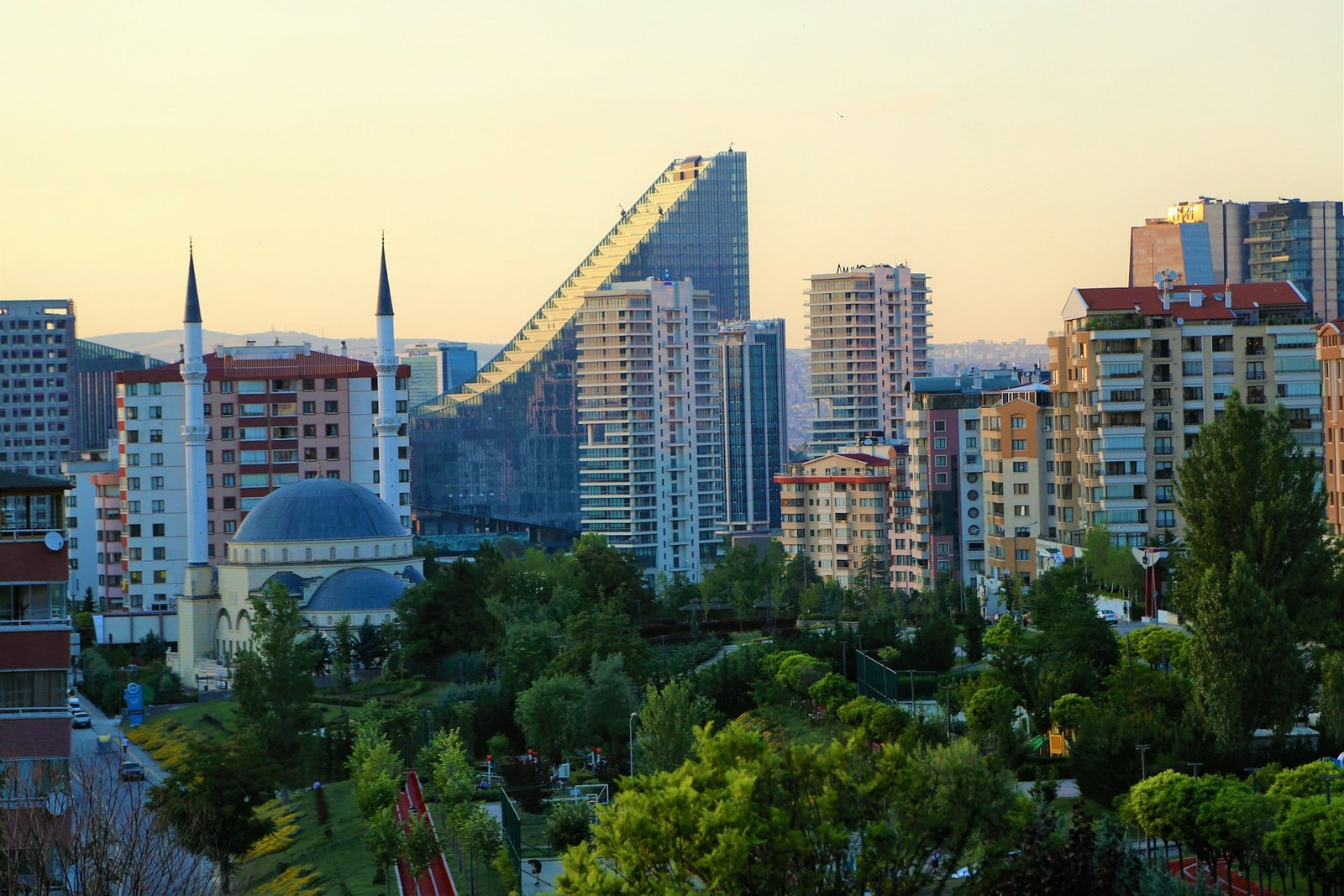 ekrem-osmanoglu-ankara-unsplash