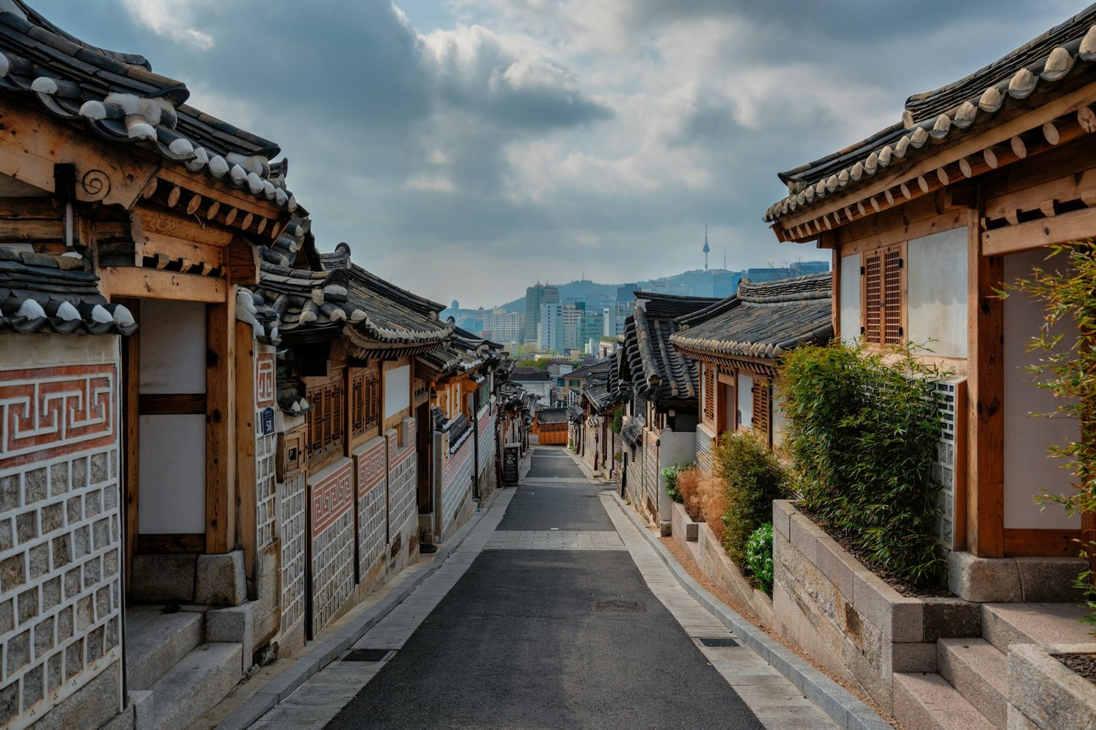 elliot-gouy-seoul-unsplash