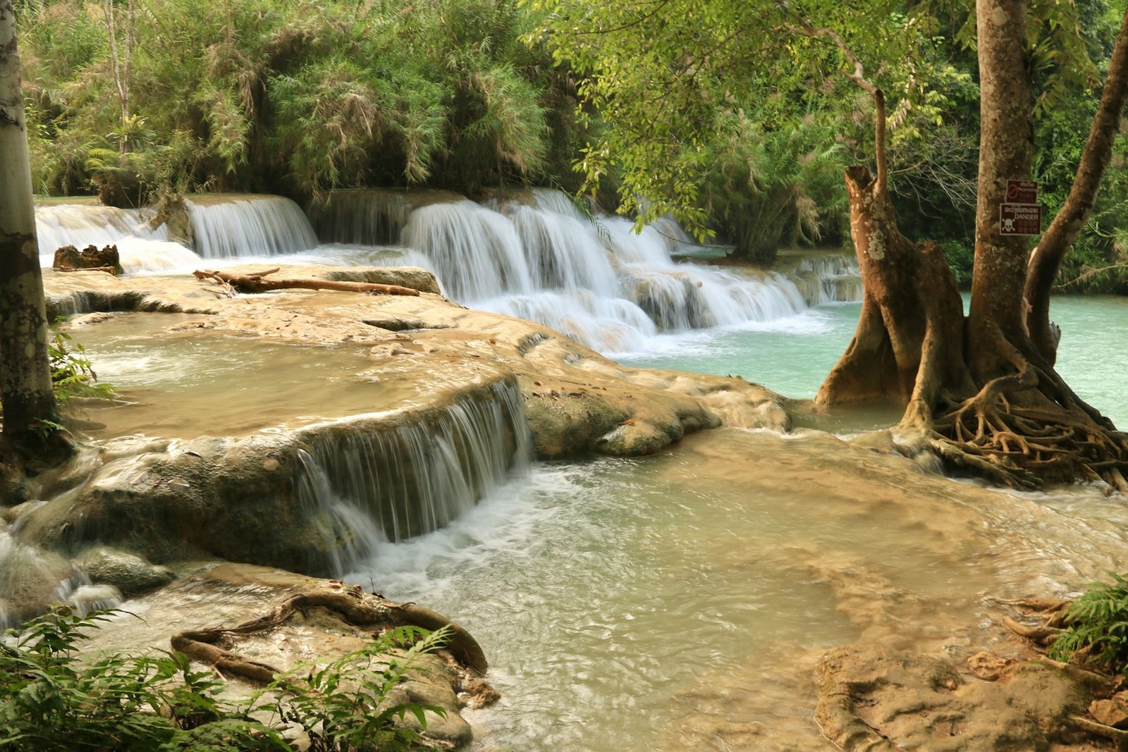 hongbin-Kuang Si Falls-unsplash