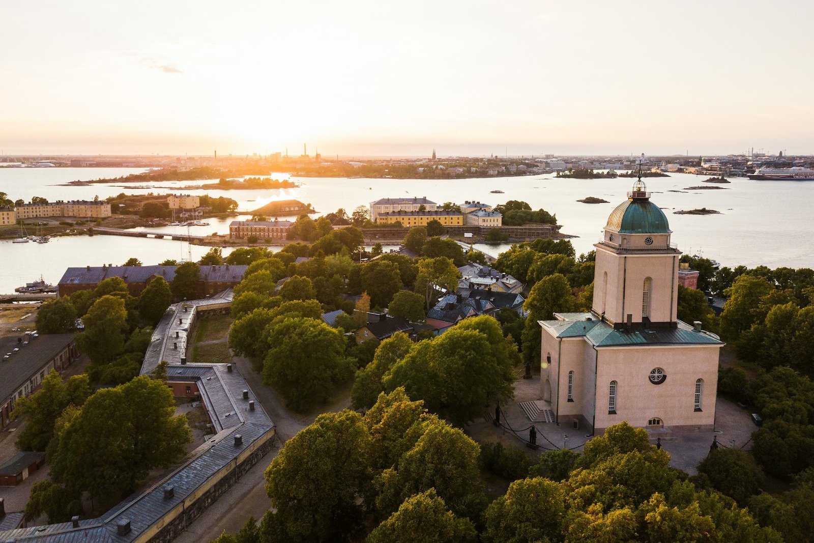 julius-jansson-eTqxF-helsinki-0unsplash