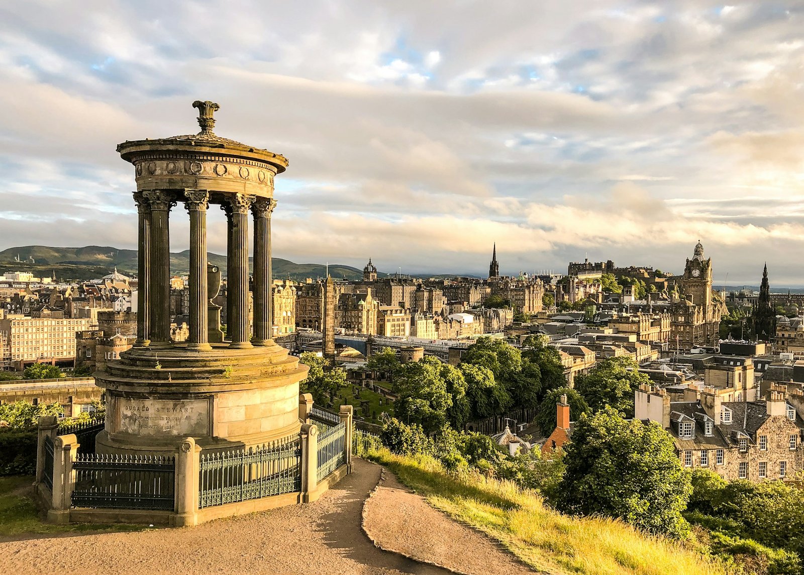 kate-bielinski-Edinburgh-unsplash