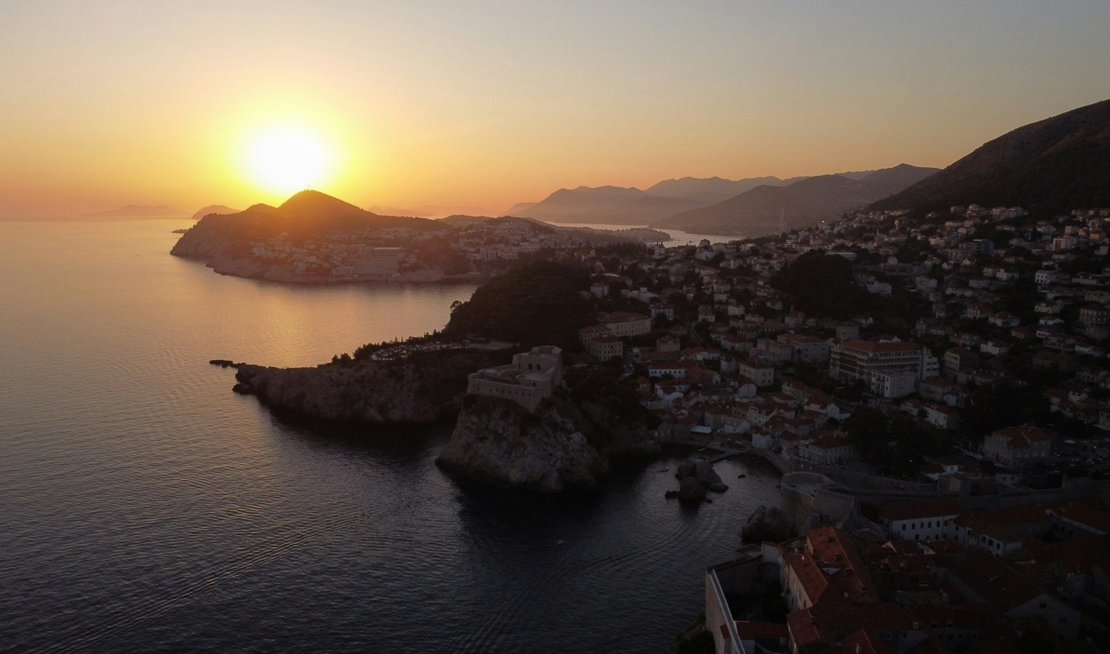 maxim-berg-dubrovnik-sunset-unsplash
