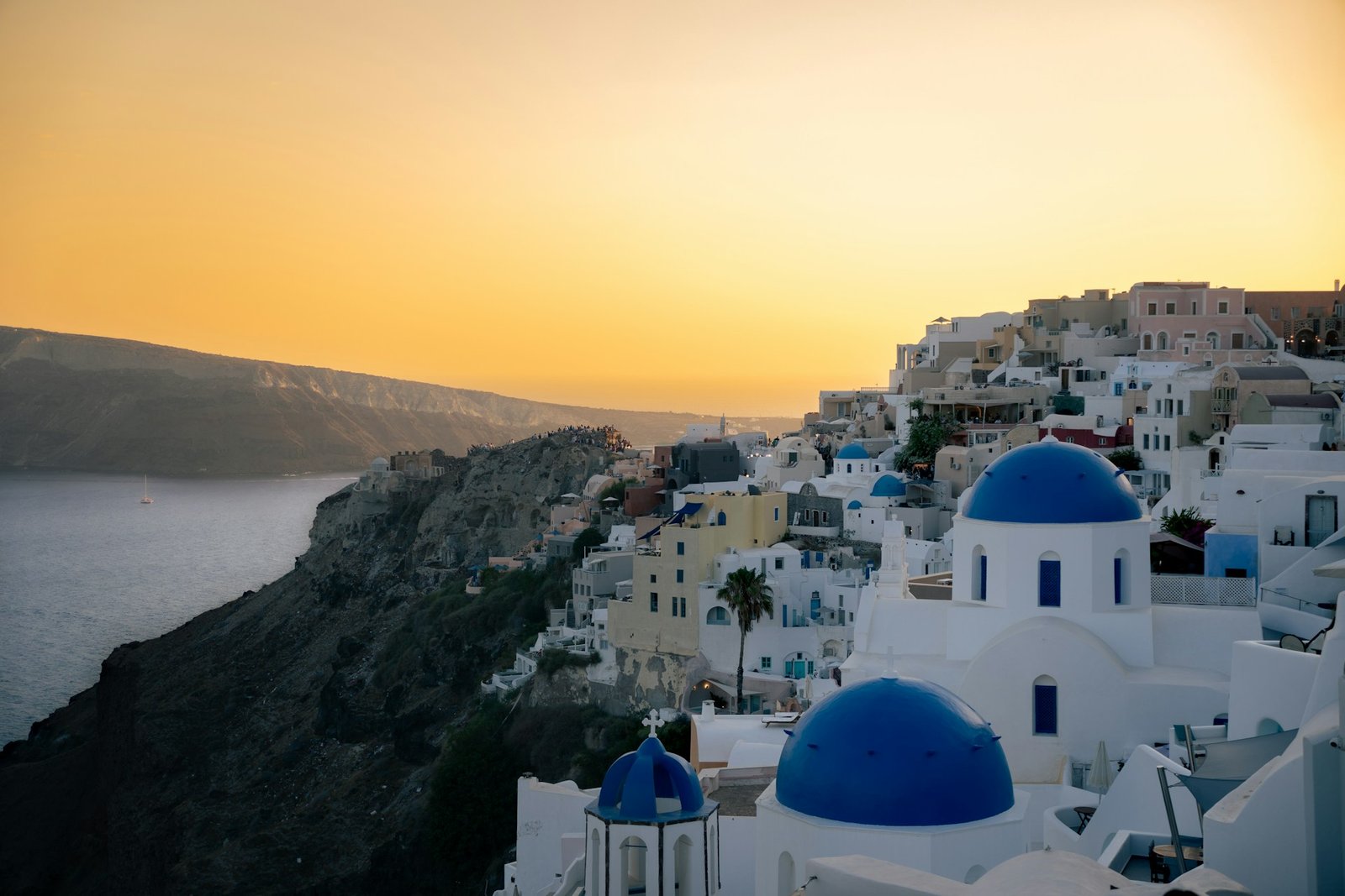 mushvig-niftaliyev-santorini-fira-unsplash