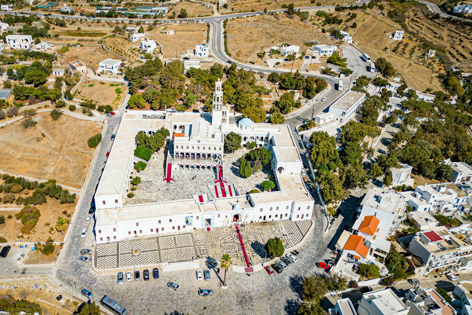 Δεκαπενταύγουστος στην Τήνο: Εκεί όπου η Ελλάδα γονατίζει από πίστη