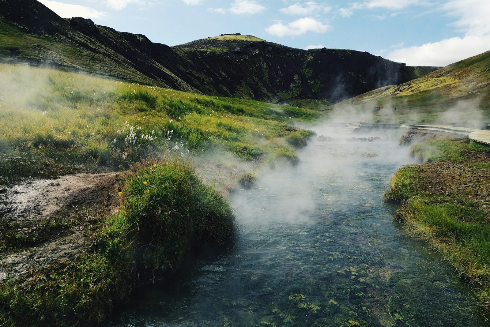 olena-shmahalo-Reykjadalur-unsplash