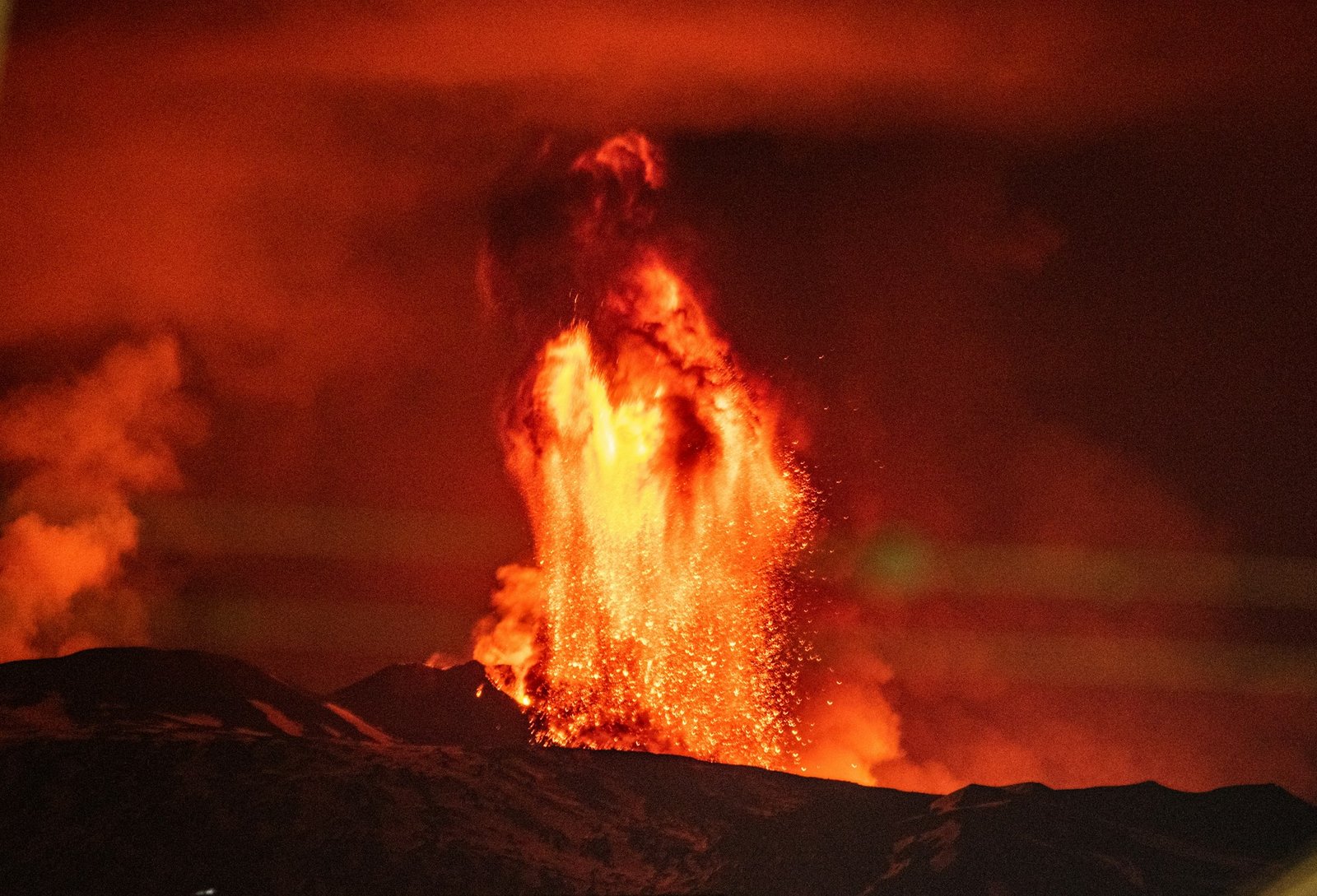 piermanuele-sberni-etna–unsplash