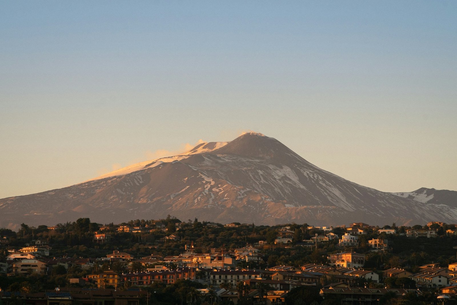 samir-kharrat-etna-unsplash