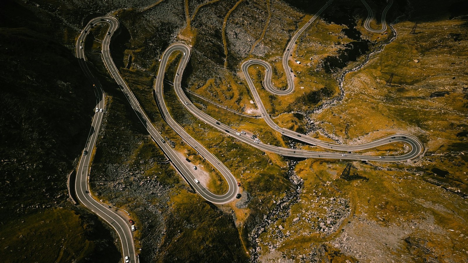 umit-yildirim-mY8-Transfăgărășan-unsplash