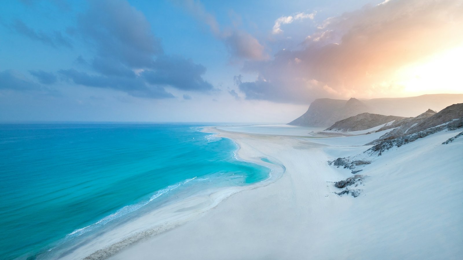 andrew-svk-socotra-3-unsplash