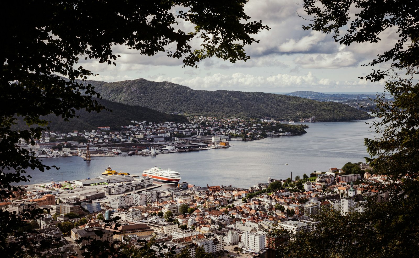 bergkinder-IXbc-usAtsk-unsplash