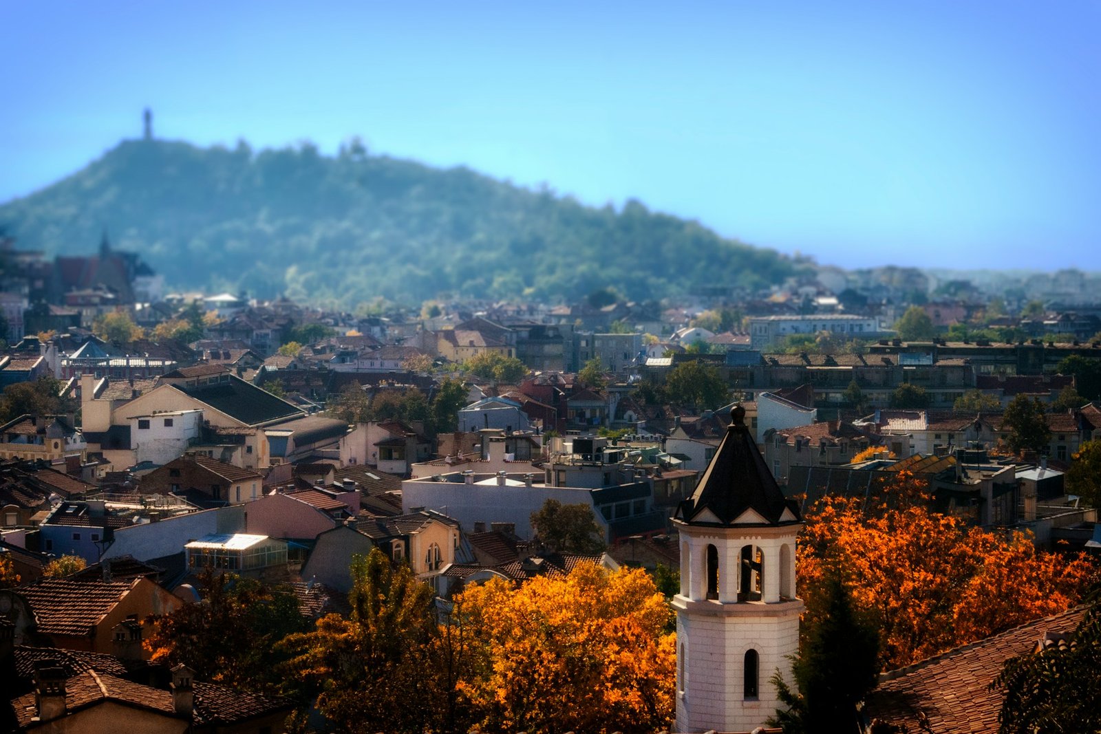 deniz-fuchidzhiev-SbxO-bulgaria-unsplash