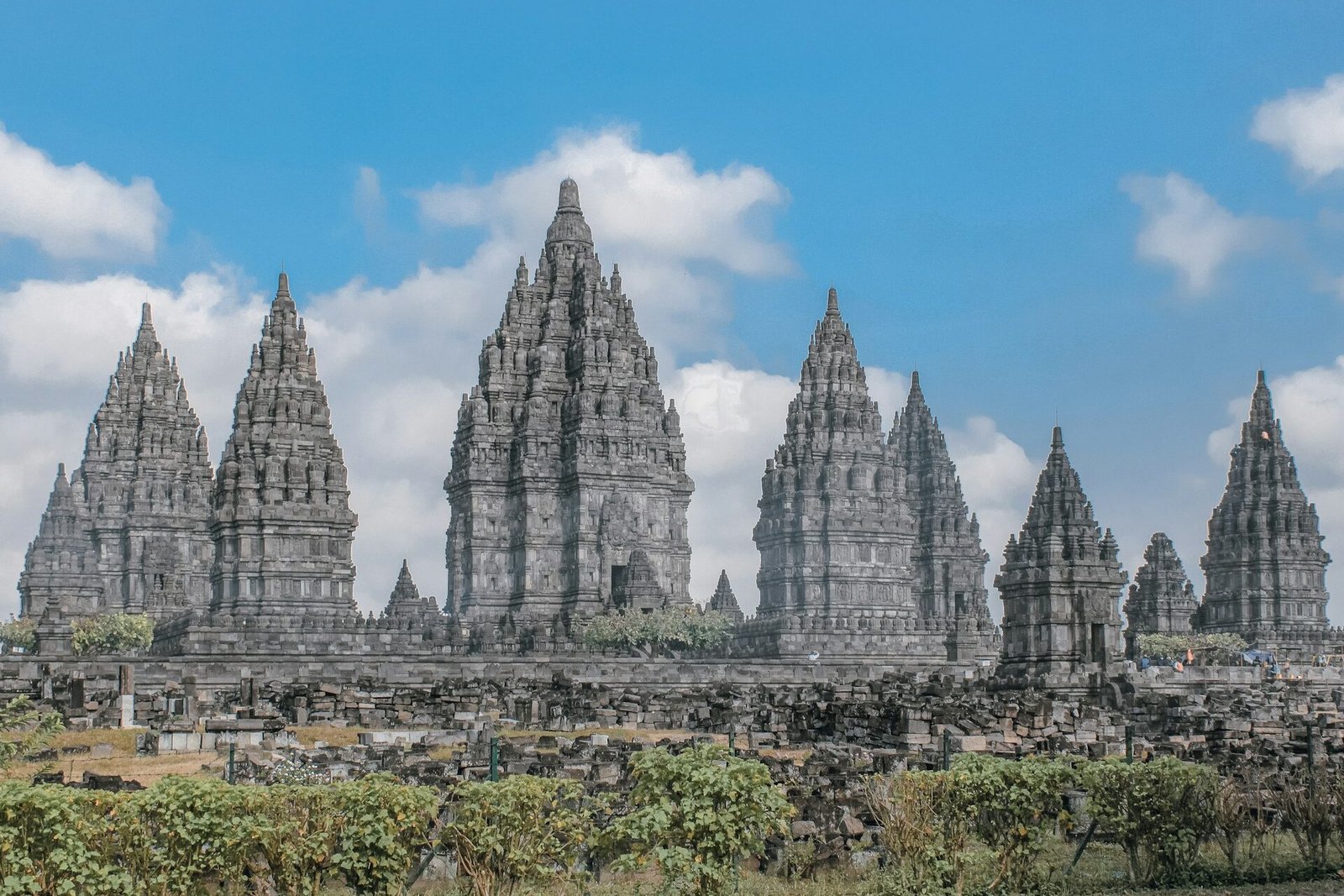 eugenia-clara-fleetingstill-Yogyakarta-unsplash