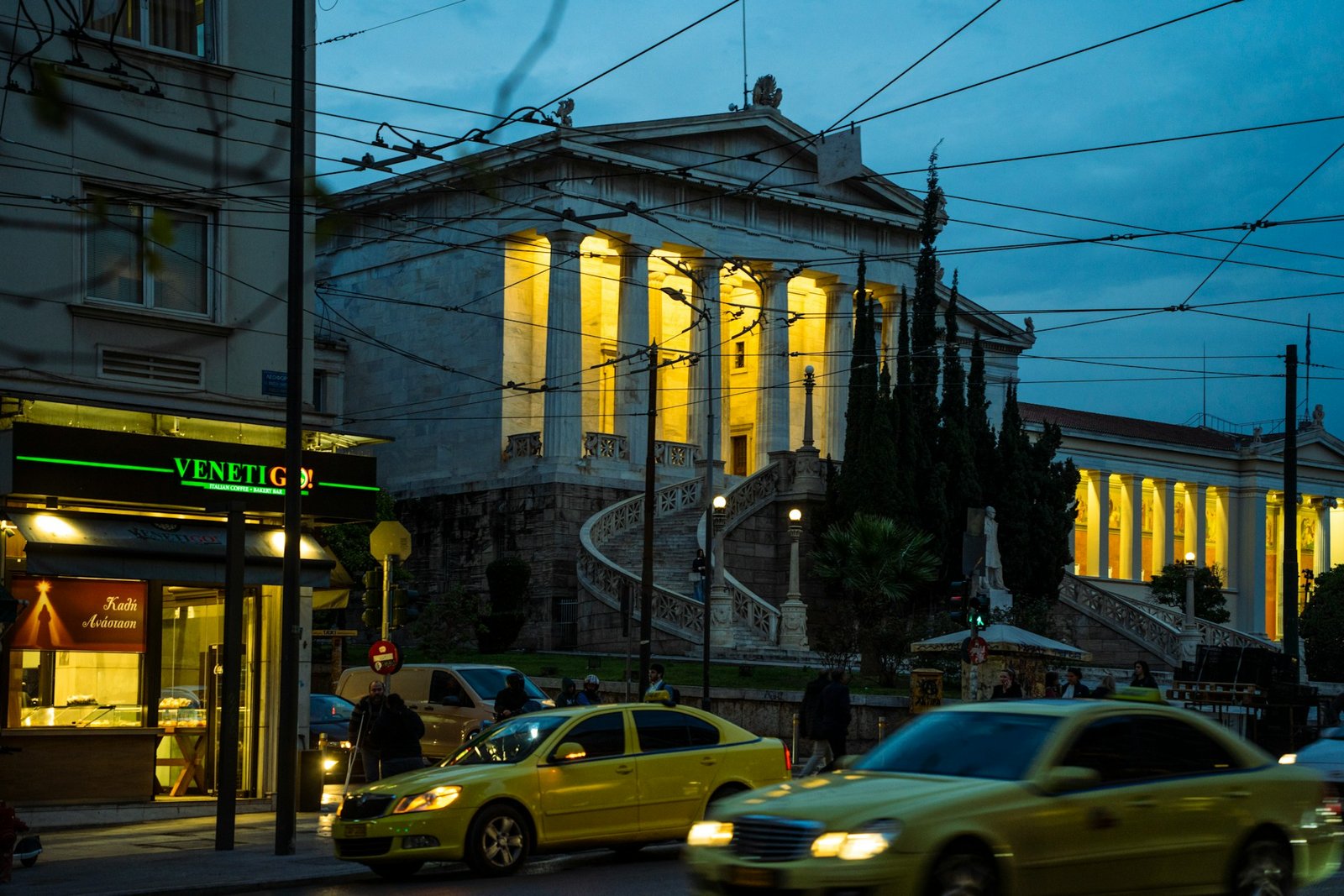 Ακριβότερη η διαδρομή από το αεροδρόμιο: Πόσο θα πληρώνουμε πλέον ταξί σε Αθήνα και Θεσσαλονίκη