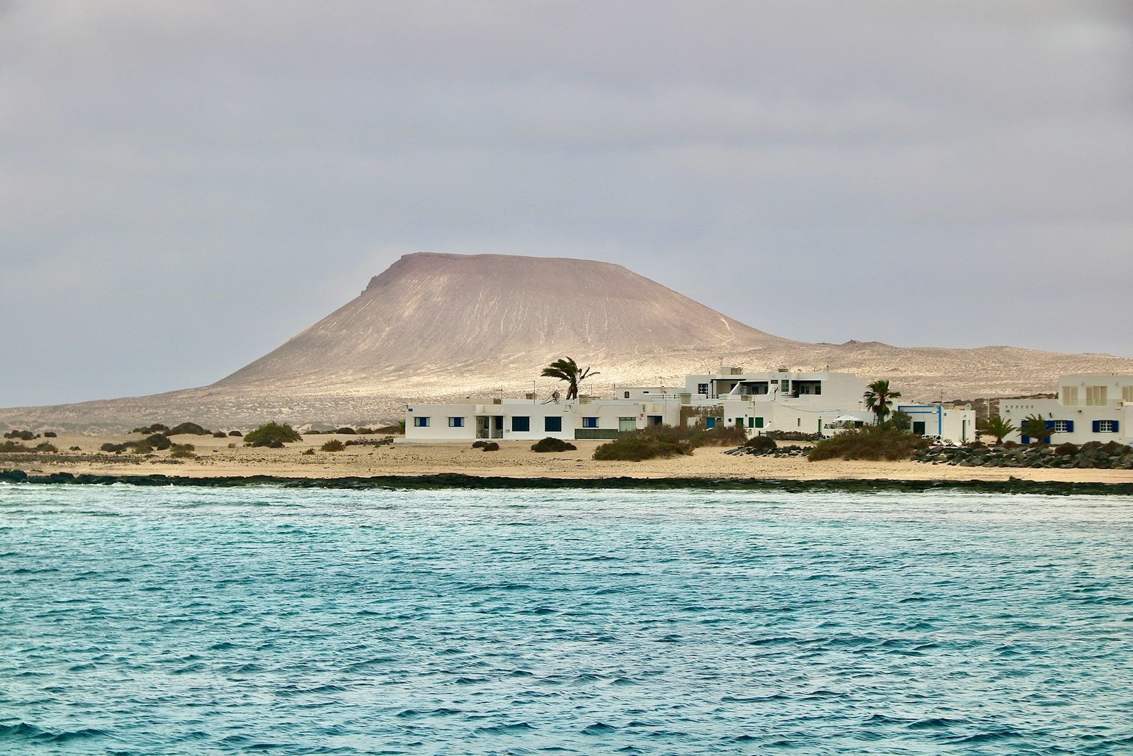 jorge-fernandez-salas-La Graciosa-unsplash