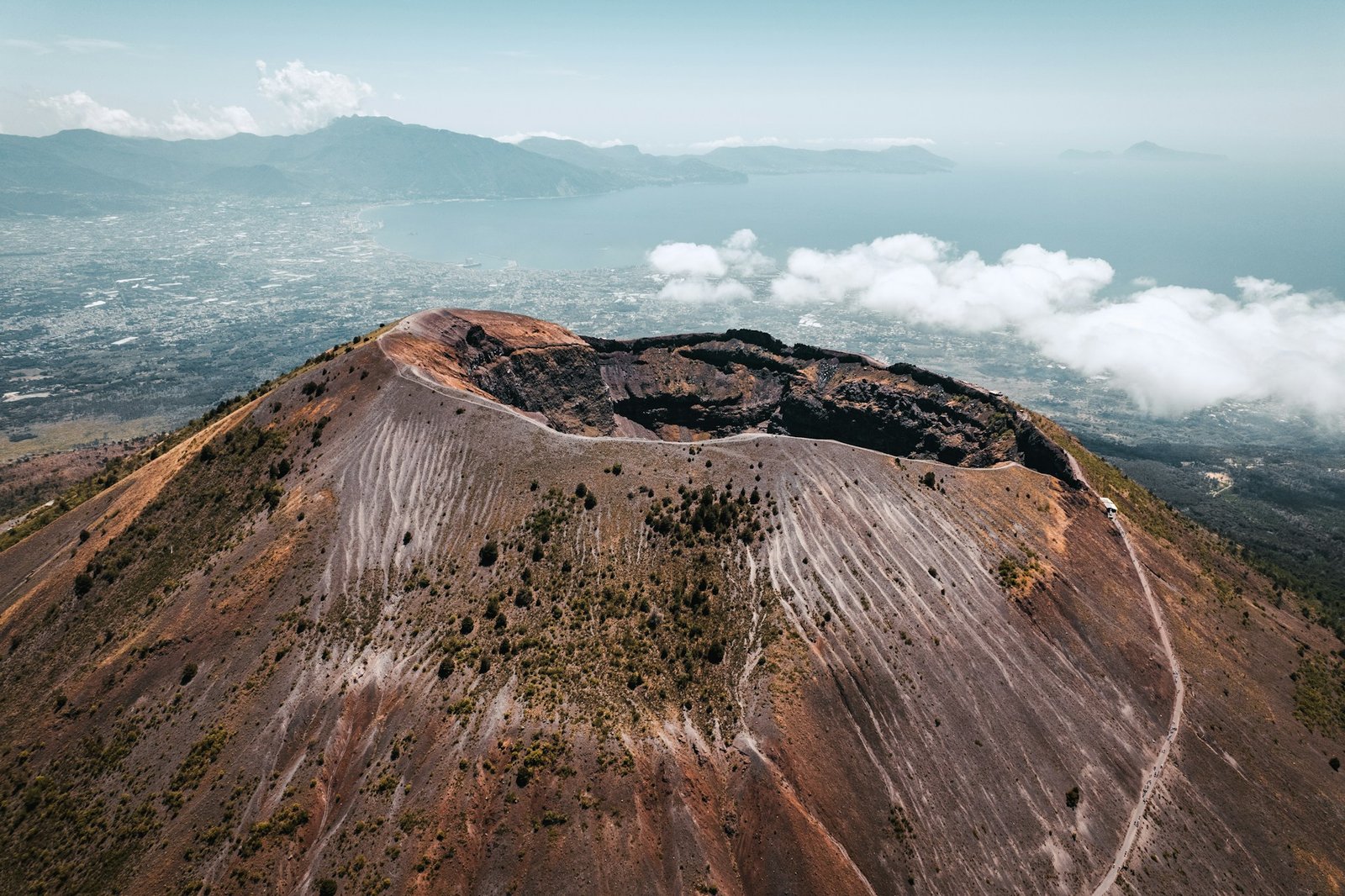 julian-stollmeier-Vesuvio-unsplash