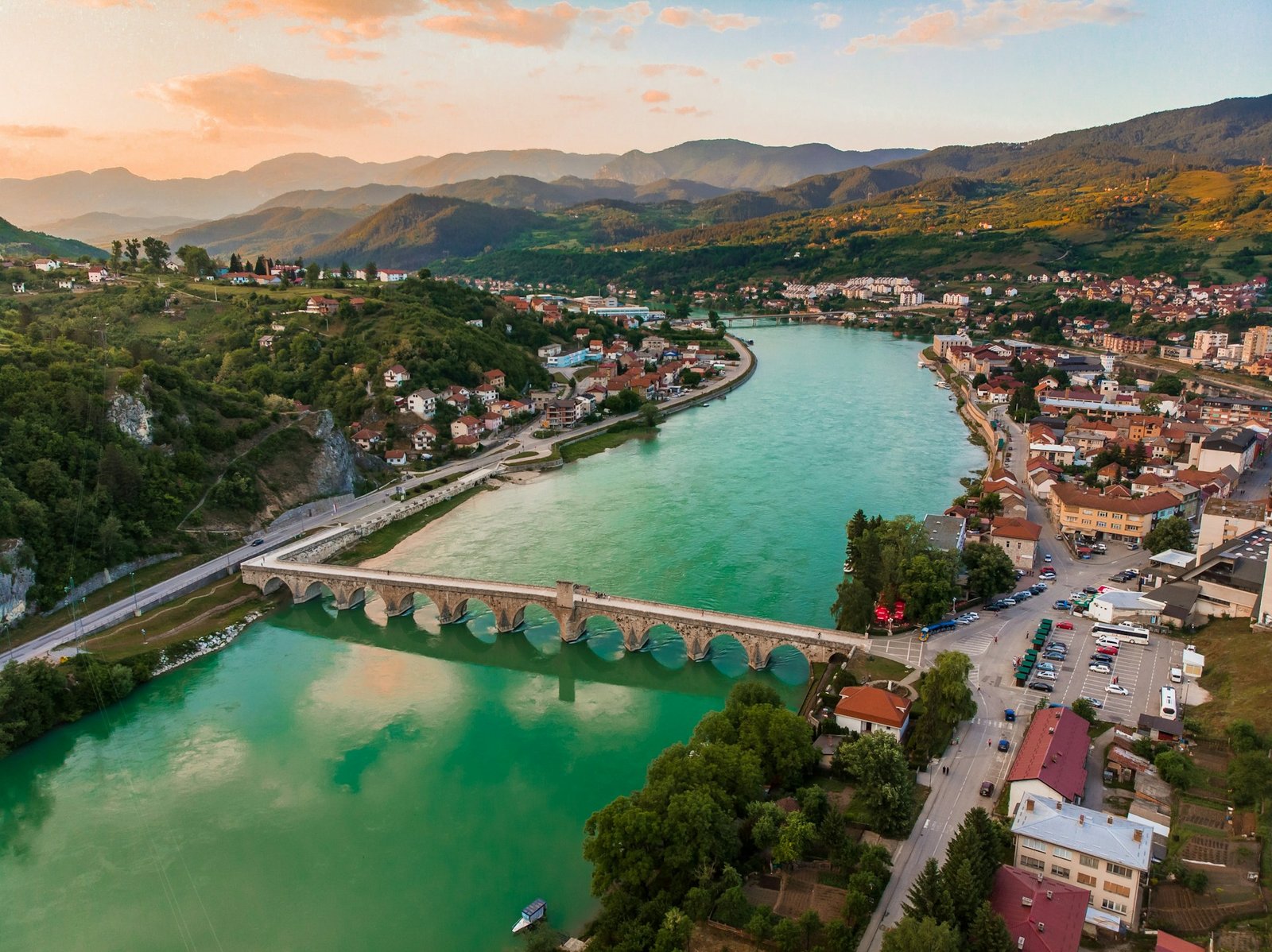 luka-korica-basnia-unsplash