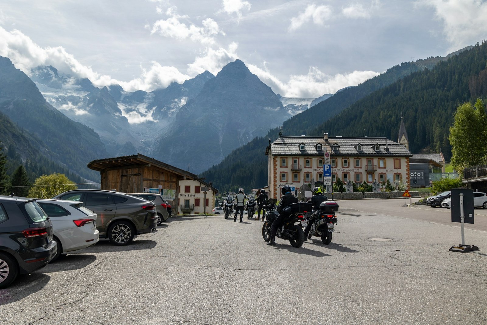 mateusz-suski-motor-travel-o-unsplash