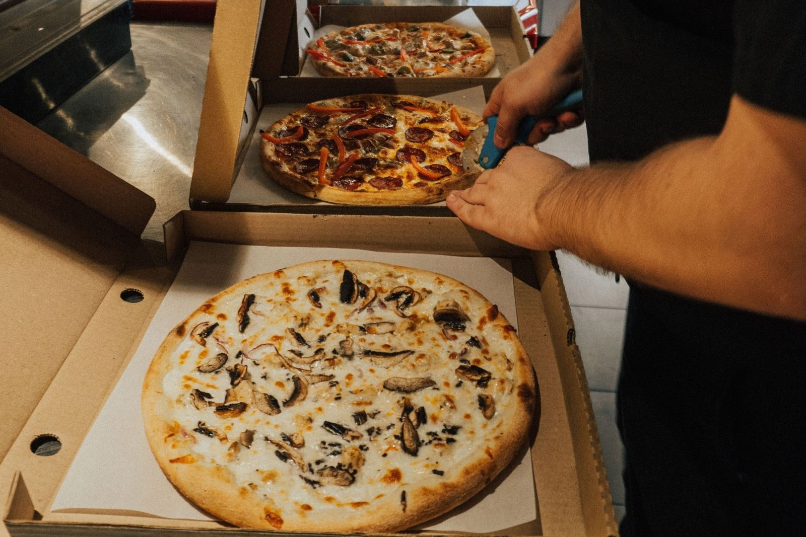 pexels-maxavans-chicago pizza
