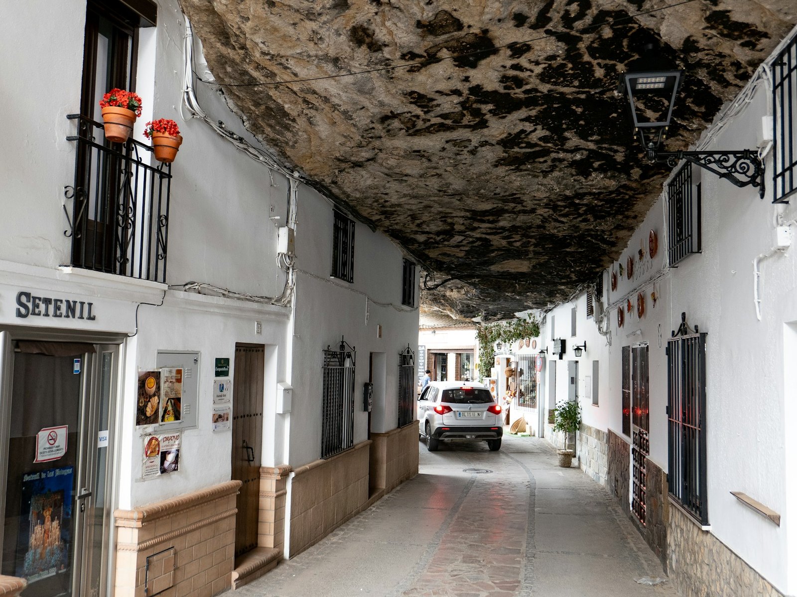 ramon-albiol-Setenil de las Bodegas-unsplash