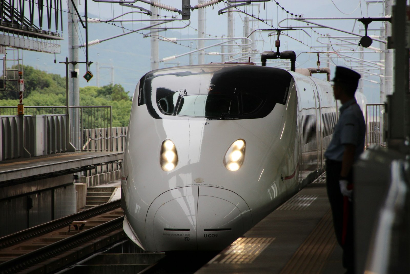 rikku-sama-Shinkansen-unsplash