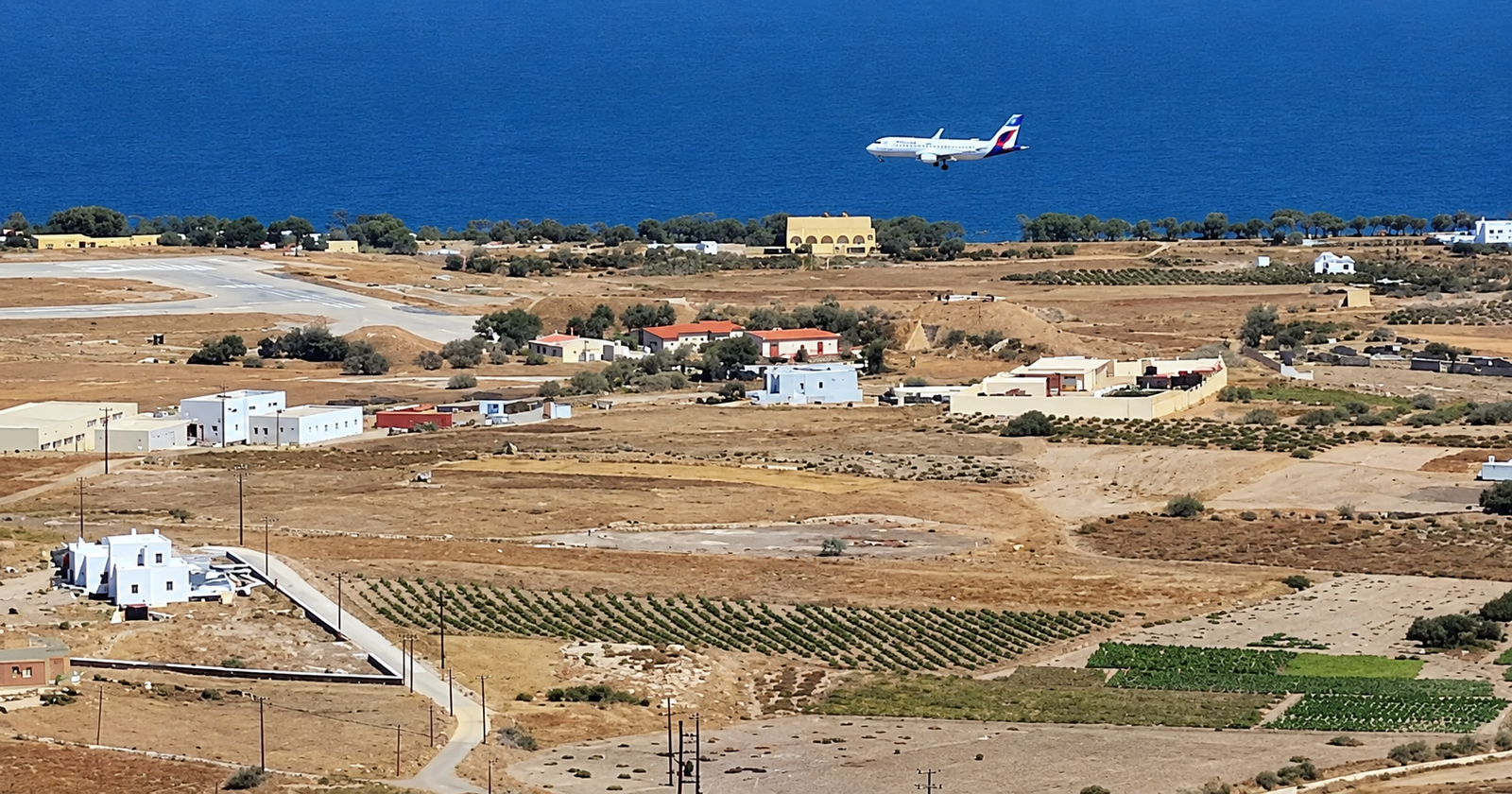 santorini-airport-1