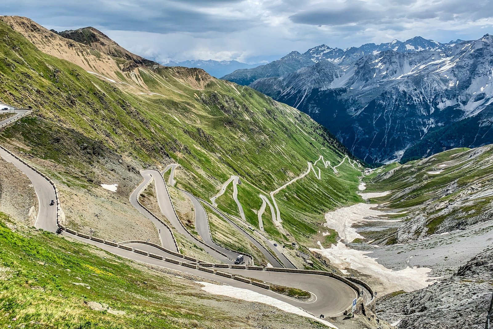 veloce-bike-rentals-dolomites-2026-unsplash