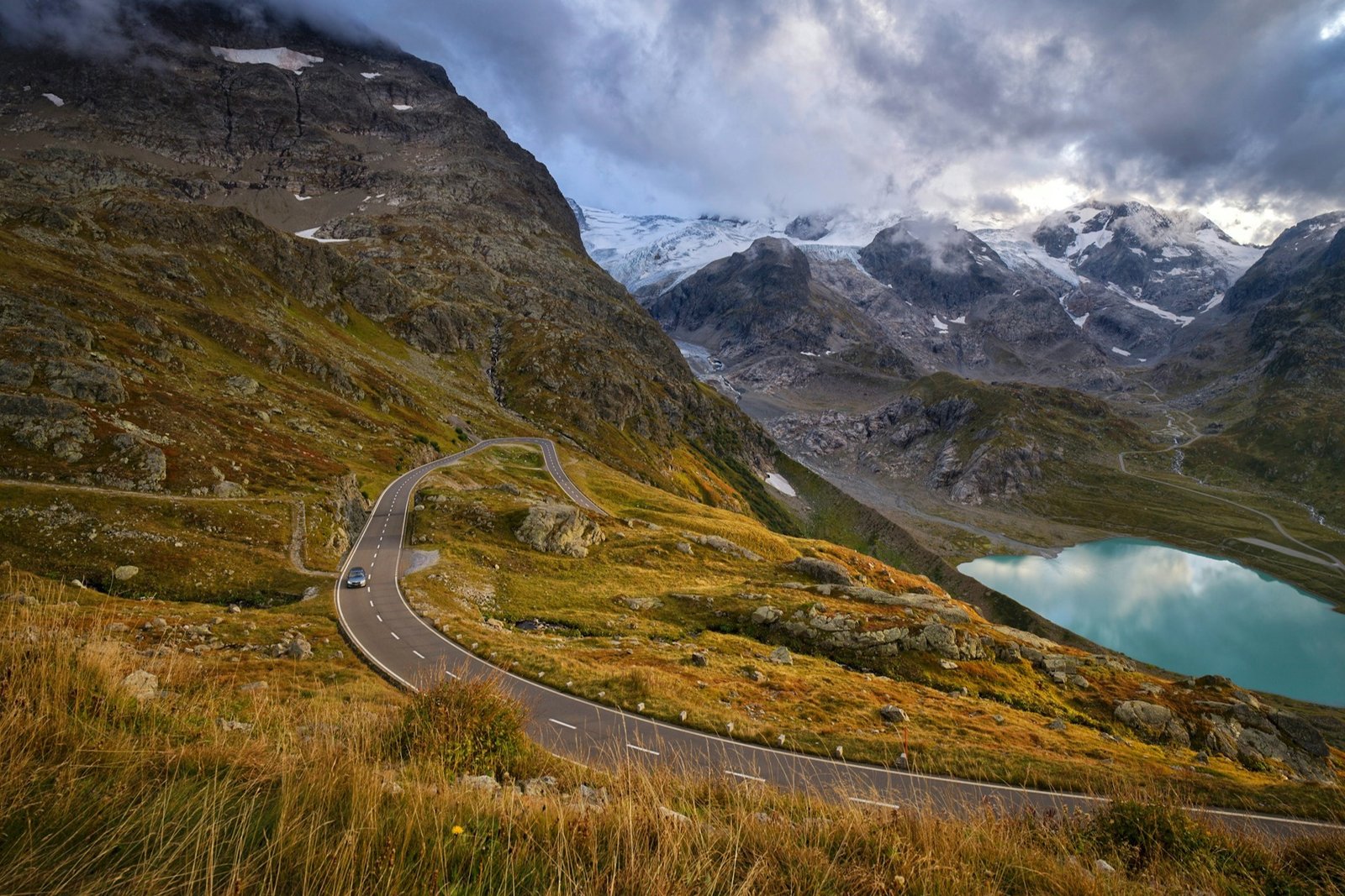 ye-wang-Furka – Grimsel – Susten-unsplash