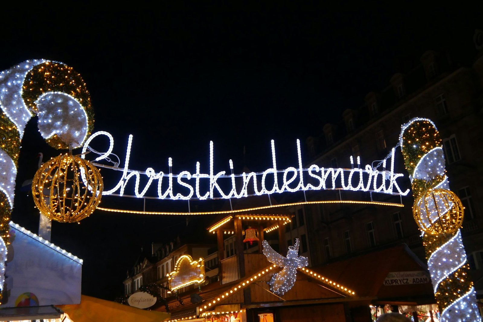 alexis-brandner-stransburg-christmas-unsplash