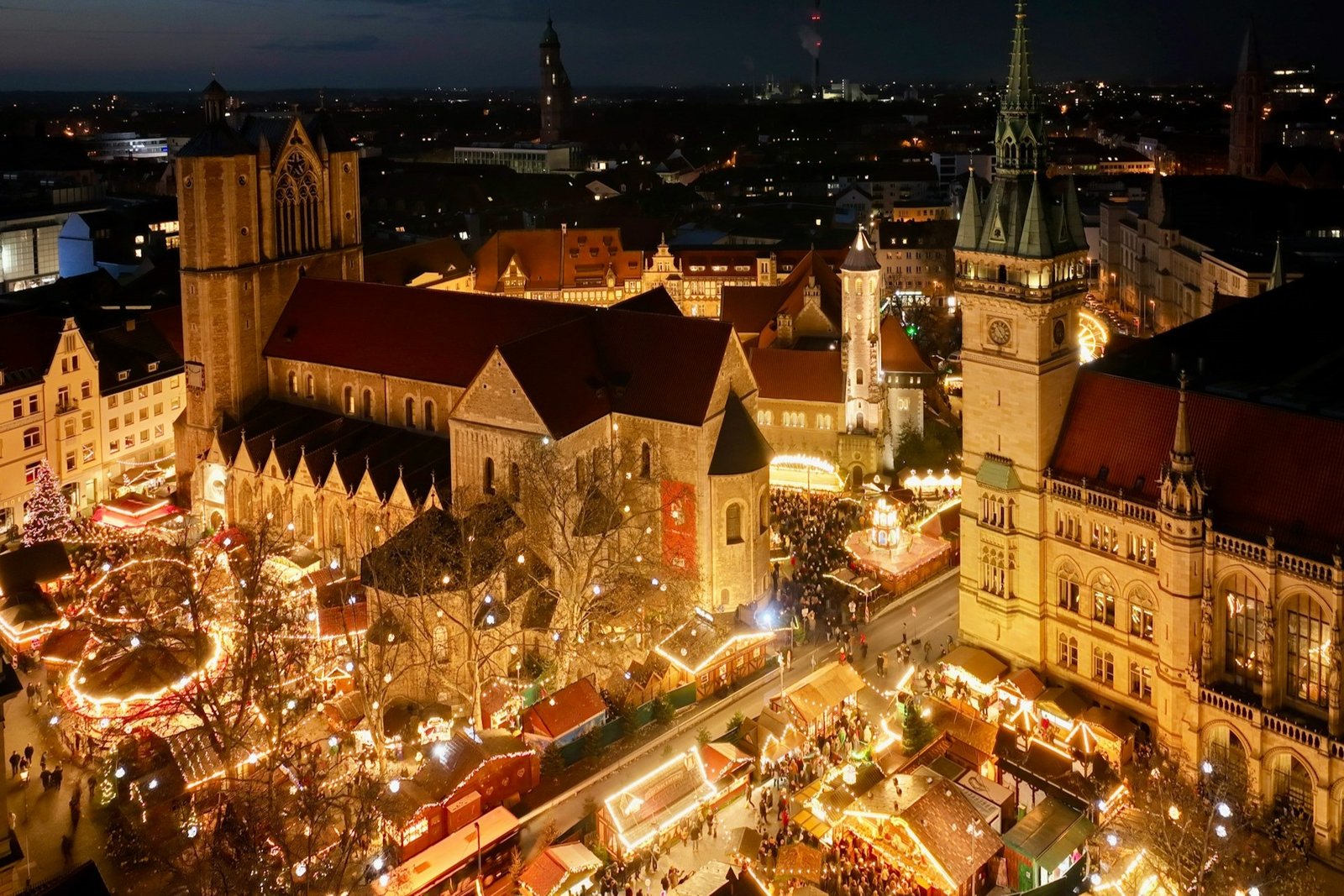 andreas-felske-prague-christmas-unsplash