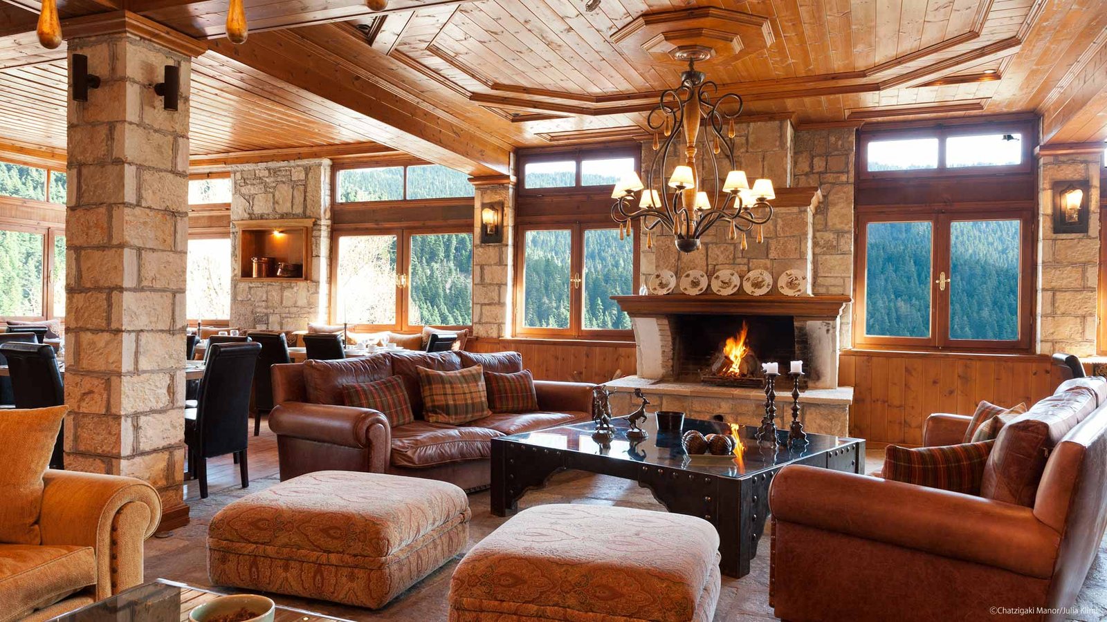 bar-lounge-pertouli-12