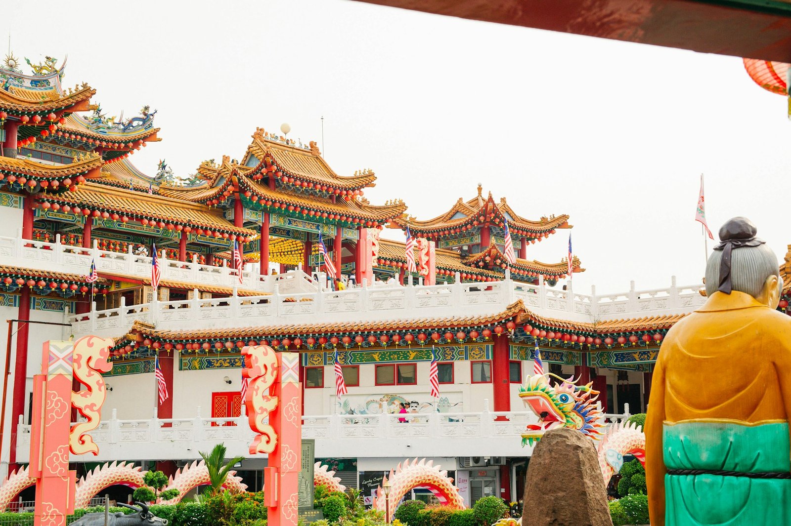 daniel-stiel-kuala lumpur chinatown-unsplash