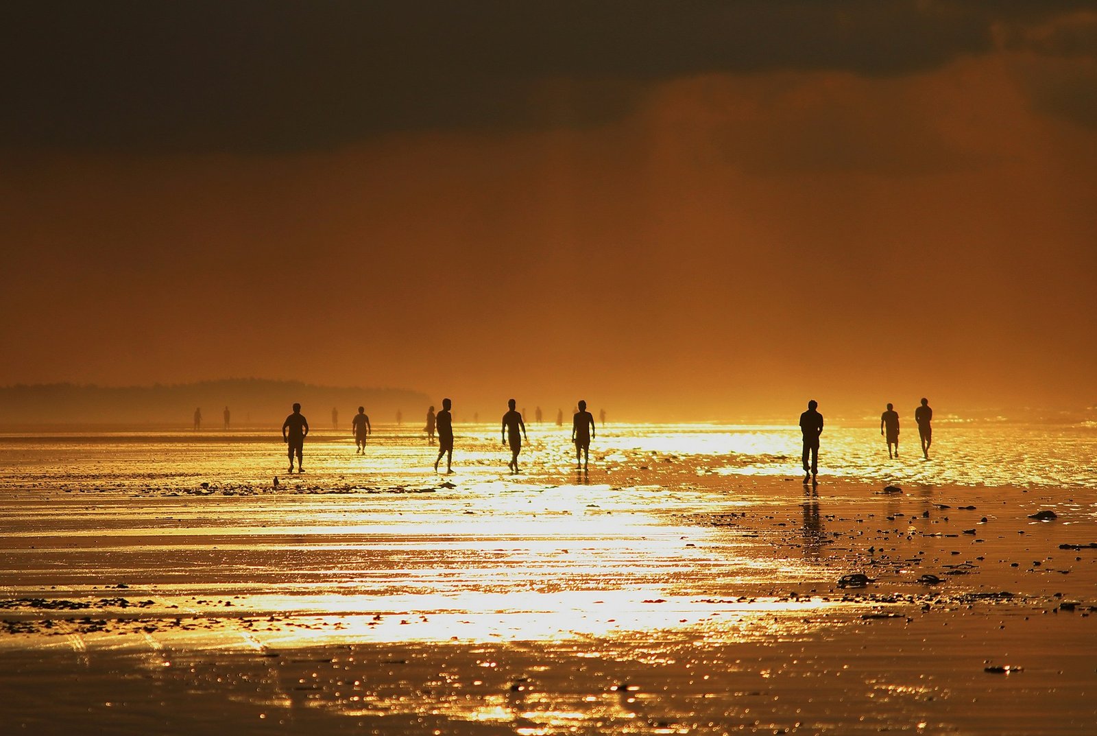 dibakar-roy-Parangtritis-unsplash
