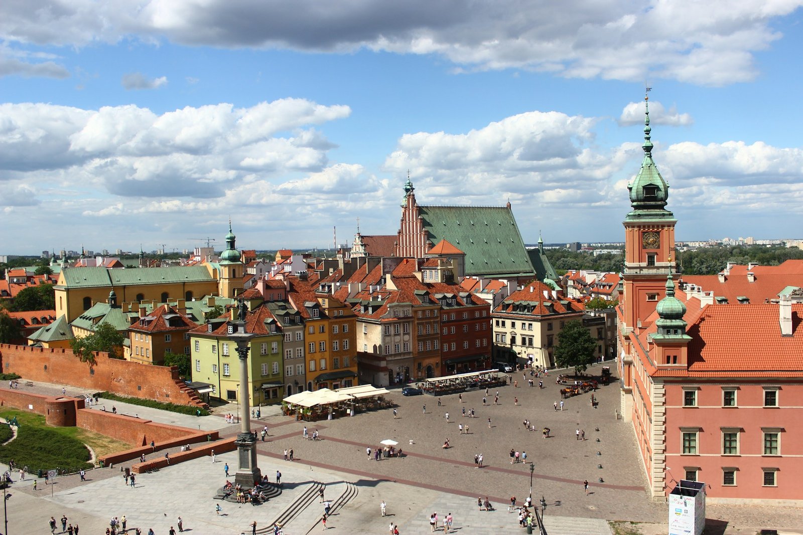 lasma-artmane-warszawa-unsplash
