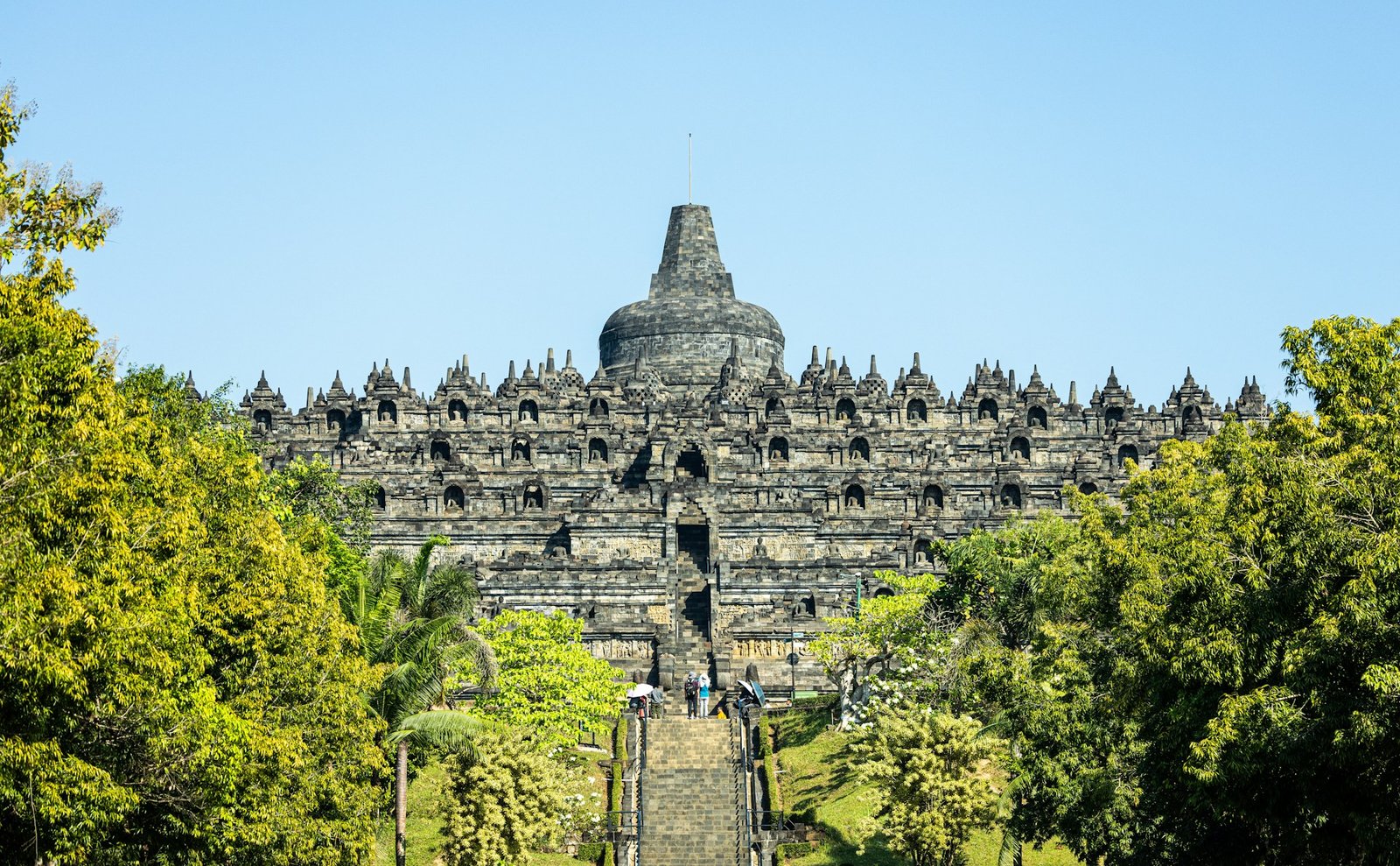 ling-hua-Borobudur-unsplash