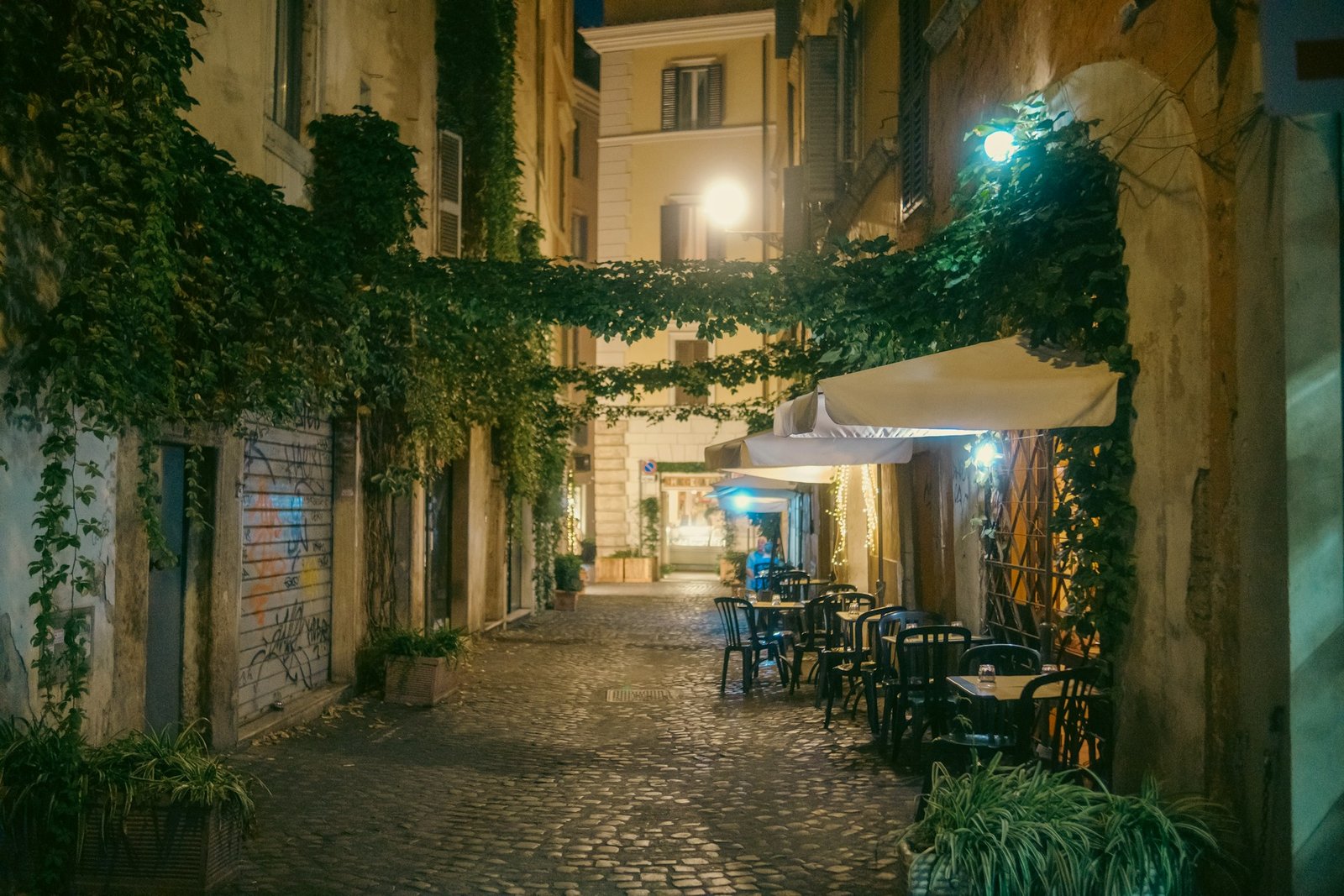 mariano-alvarez-trastevere-h0-unsplash