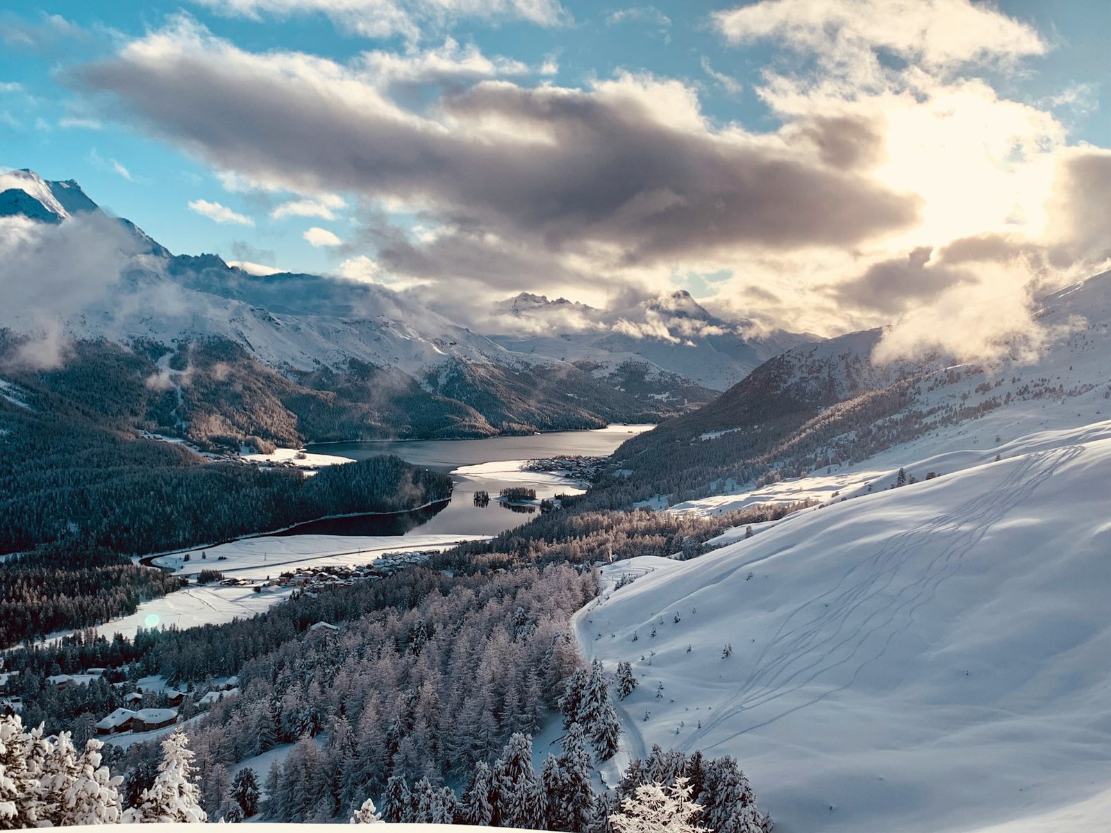 mark-t-st.moritz-unsplash