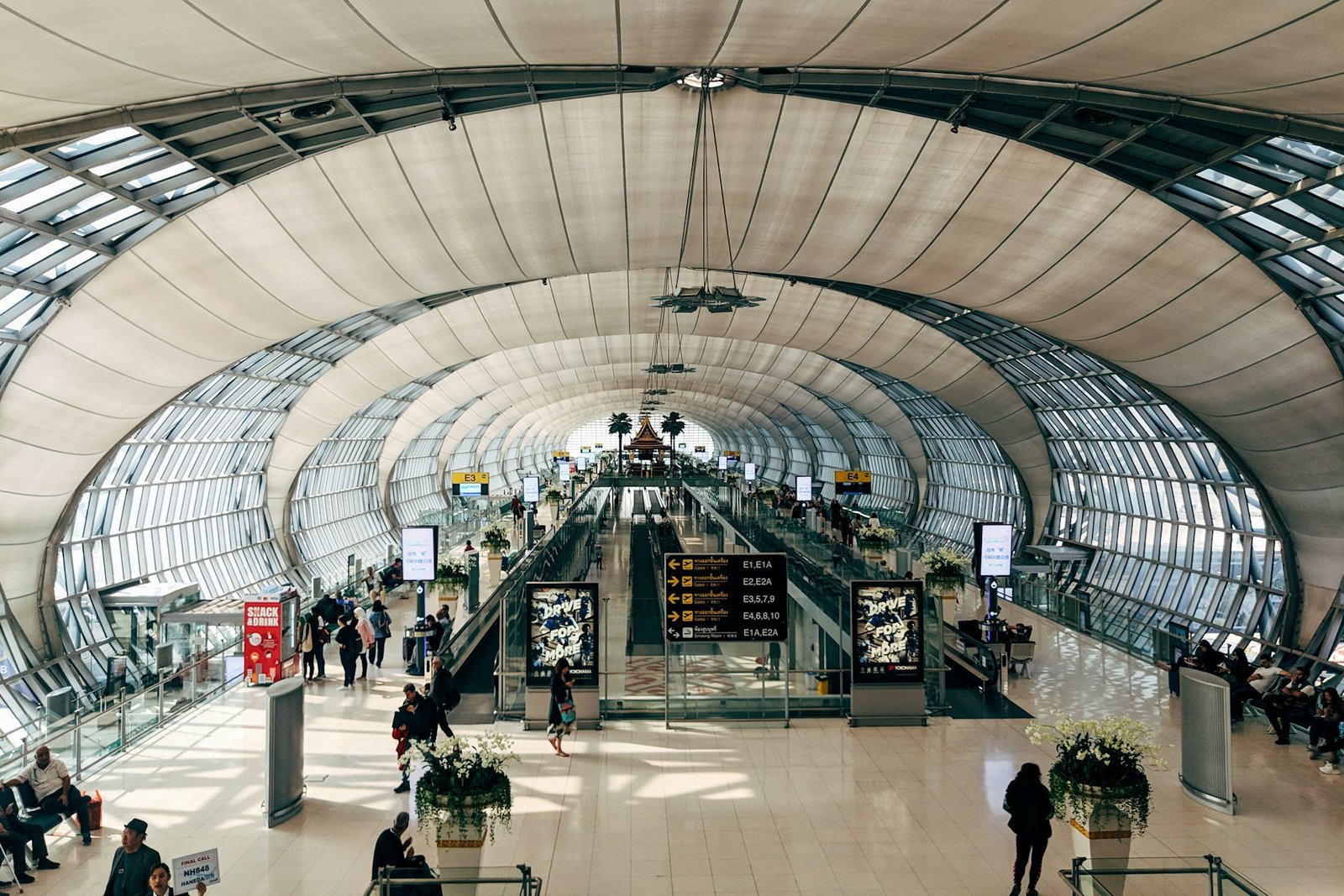 markus-winkler-bangkok-ariport-unsplash