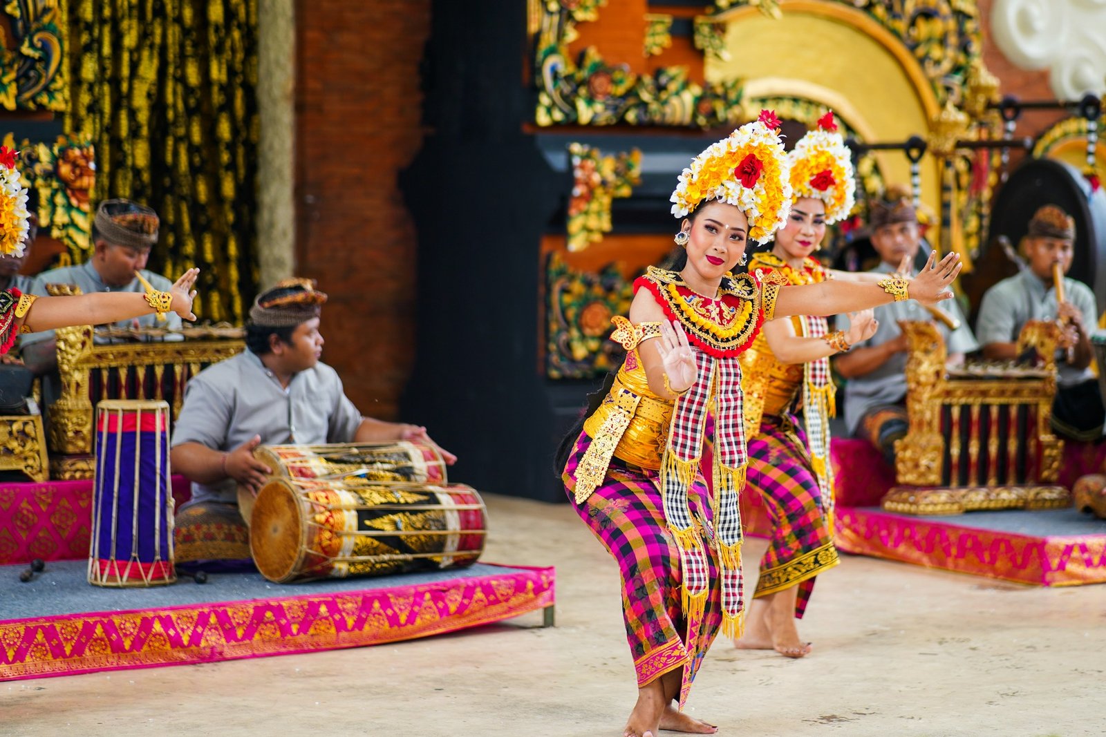 mtsjrdl–ramayana ballet prambanan-unsplash