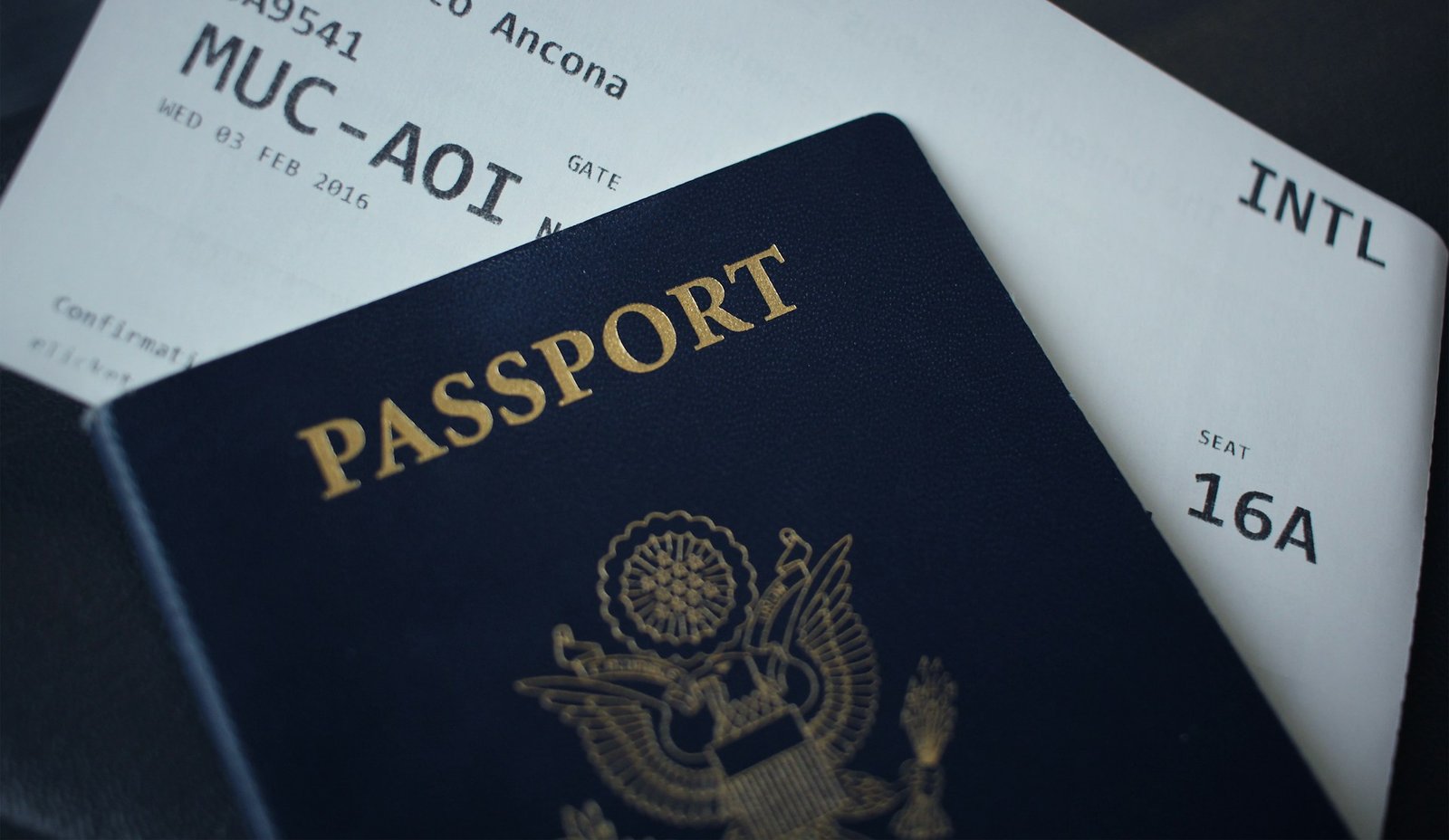 nicole-geri-flight-tickets-unsplash
