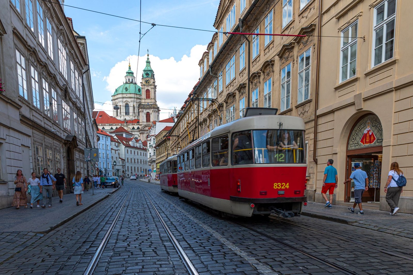 pexels-frank-van-dijk-mala strana